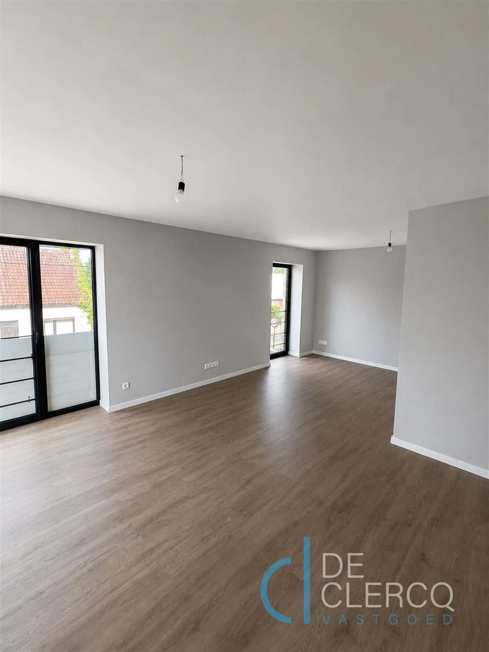 Gerenoveerd appartement met groot terras te Lochristi foto 5
