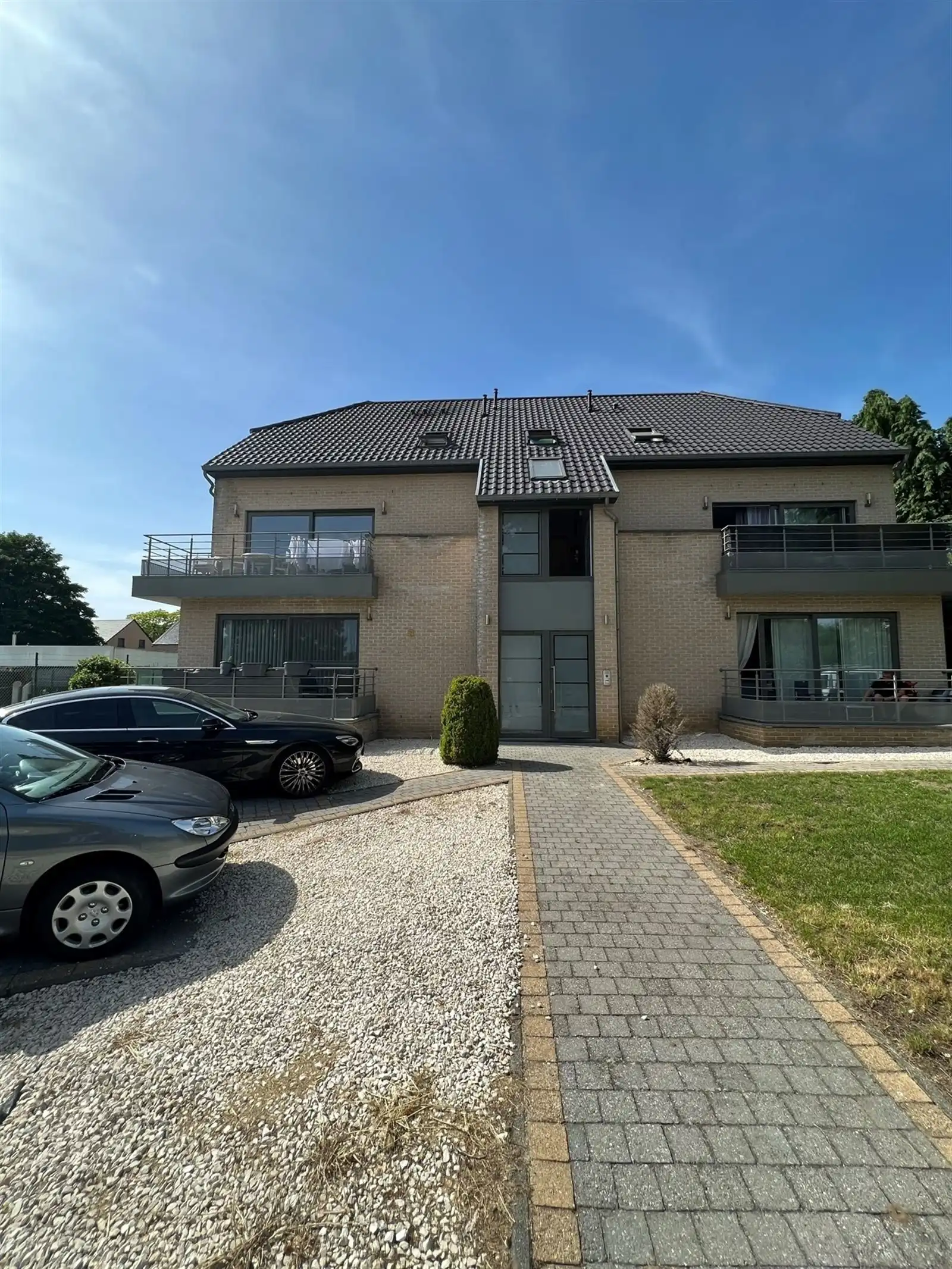 1ste verdieping foto {{pictureIndex}}