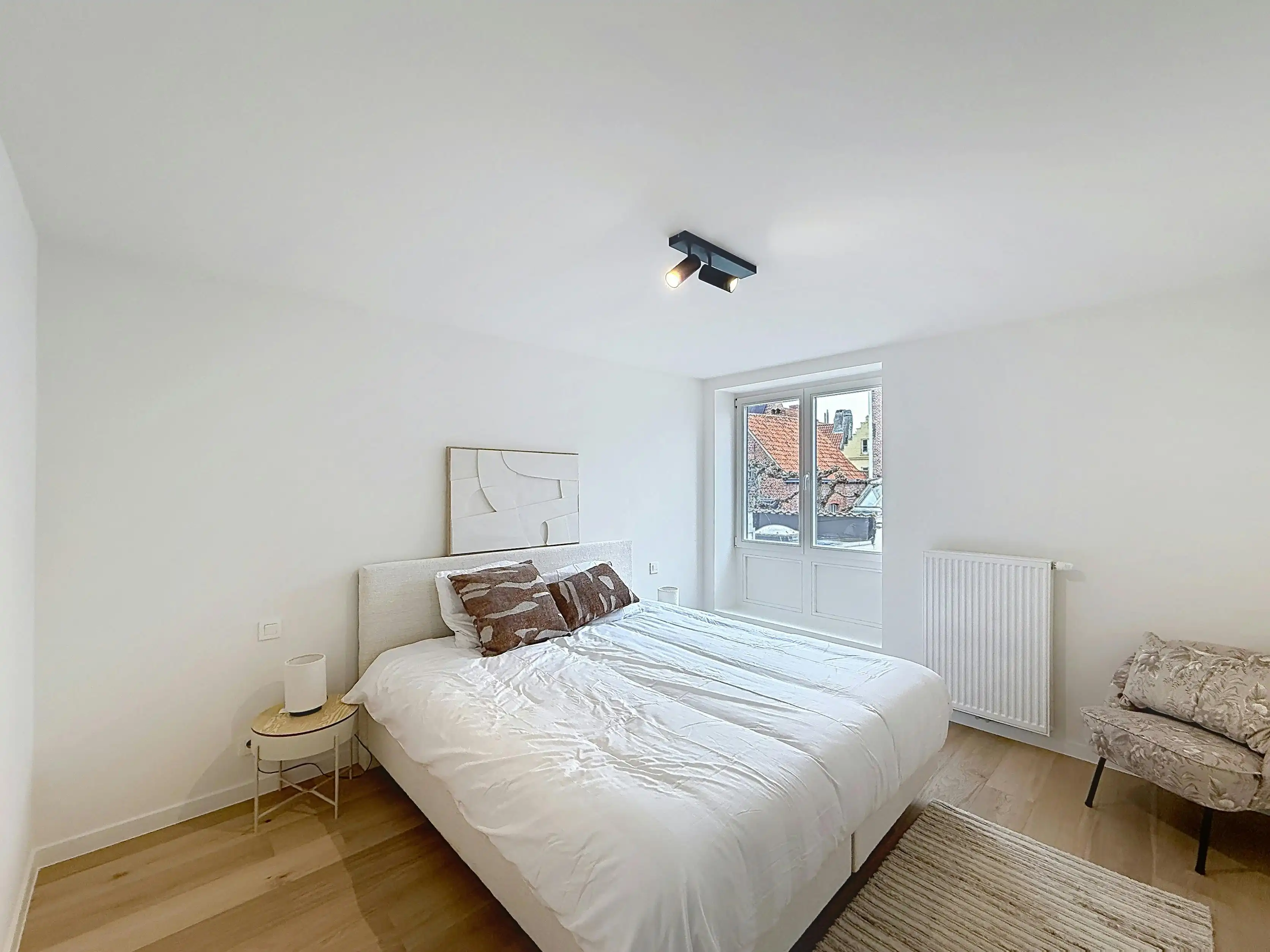 Kwalitatief gerenoveerd huis met 3 slaapkamers in Brugge foto 12