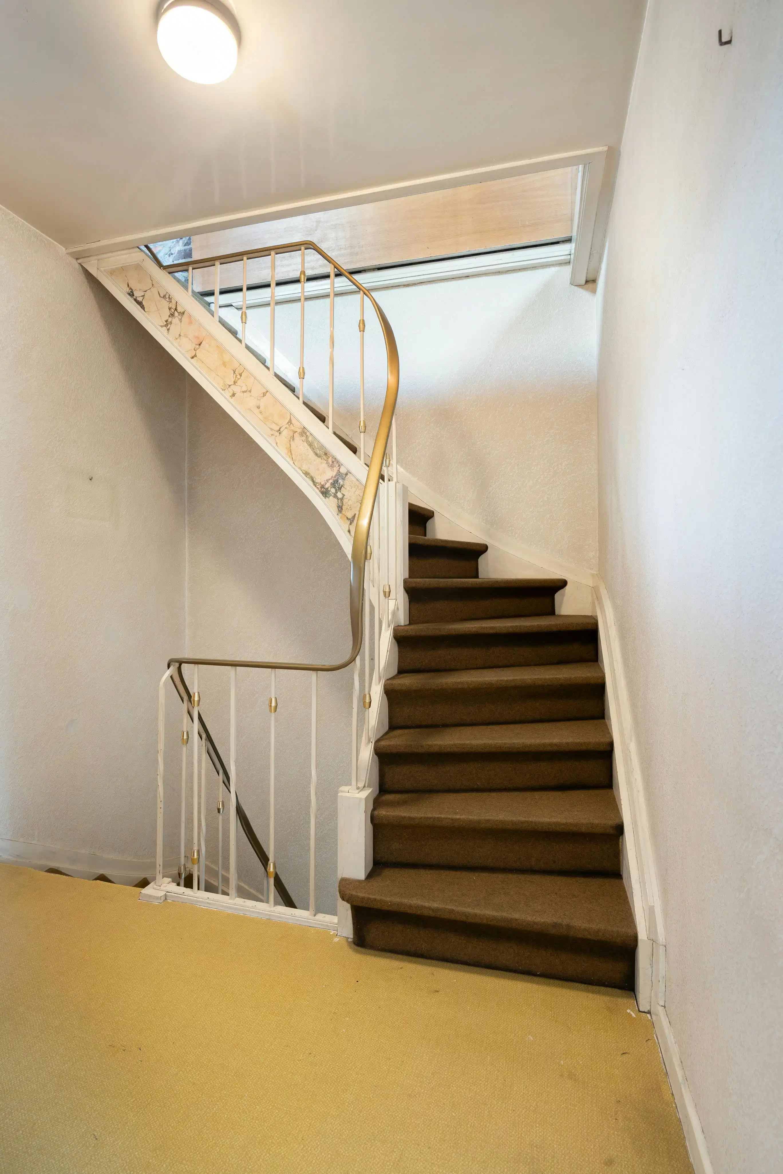 Charmante 2-gevelwoning met eindeloos potentieel op een groot perceel in Strombeek-Bever foto 9