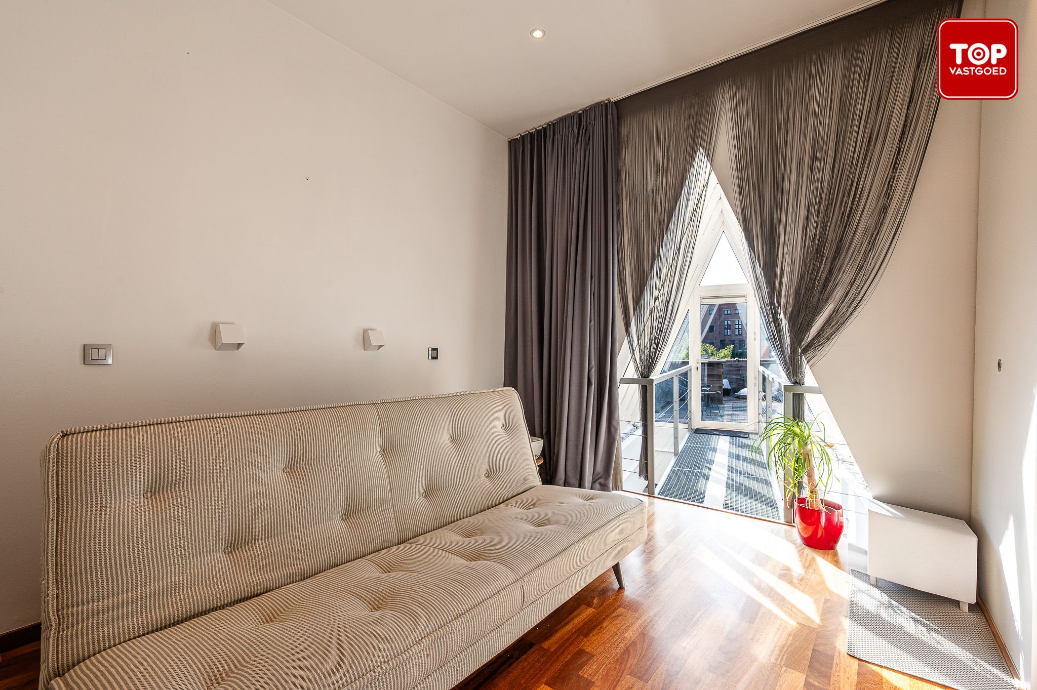 Instapklare architectenwoning met 2 slaapkamers en zonneterras foto 21