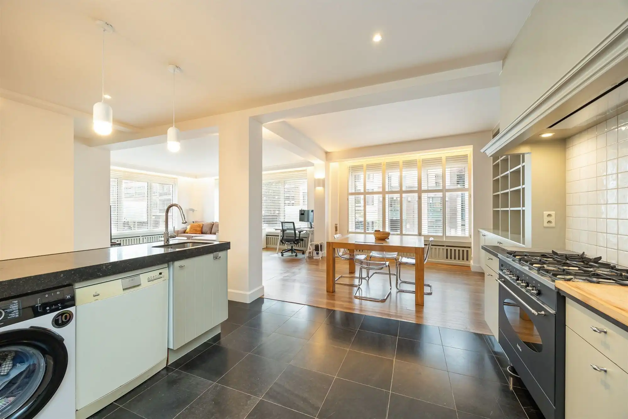 Instapklaar hoekappartement met terras foto 8
