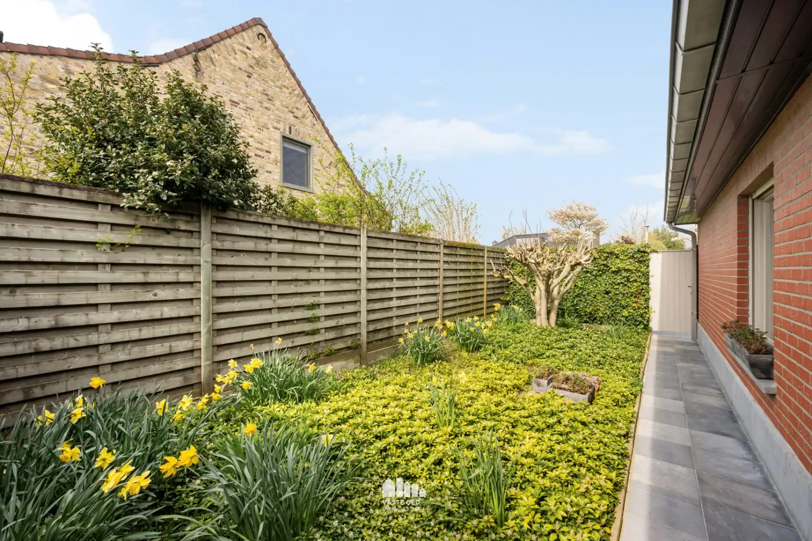 Instapklare villa met zonnige tuin op topligging in rustige wijk te Ieper    foto 35