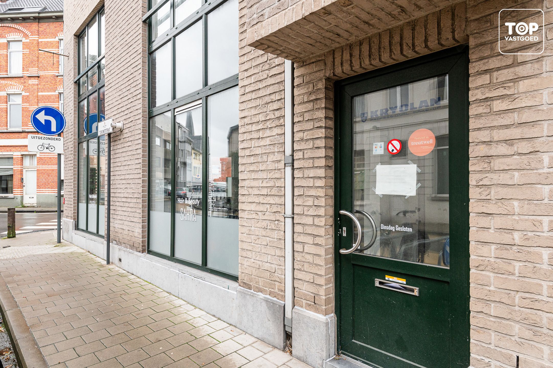 Commercieel interessant gelegen handelspand. Zeer interessant als opbrengsteigendom. foto 4
