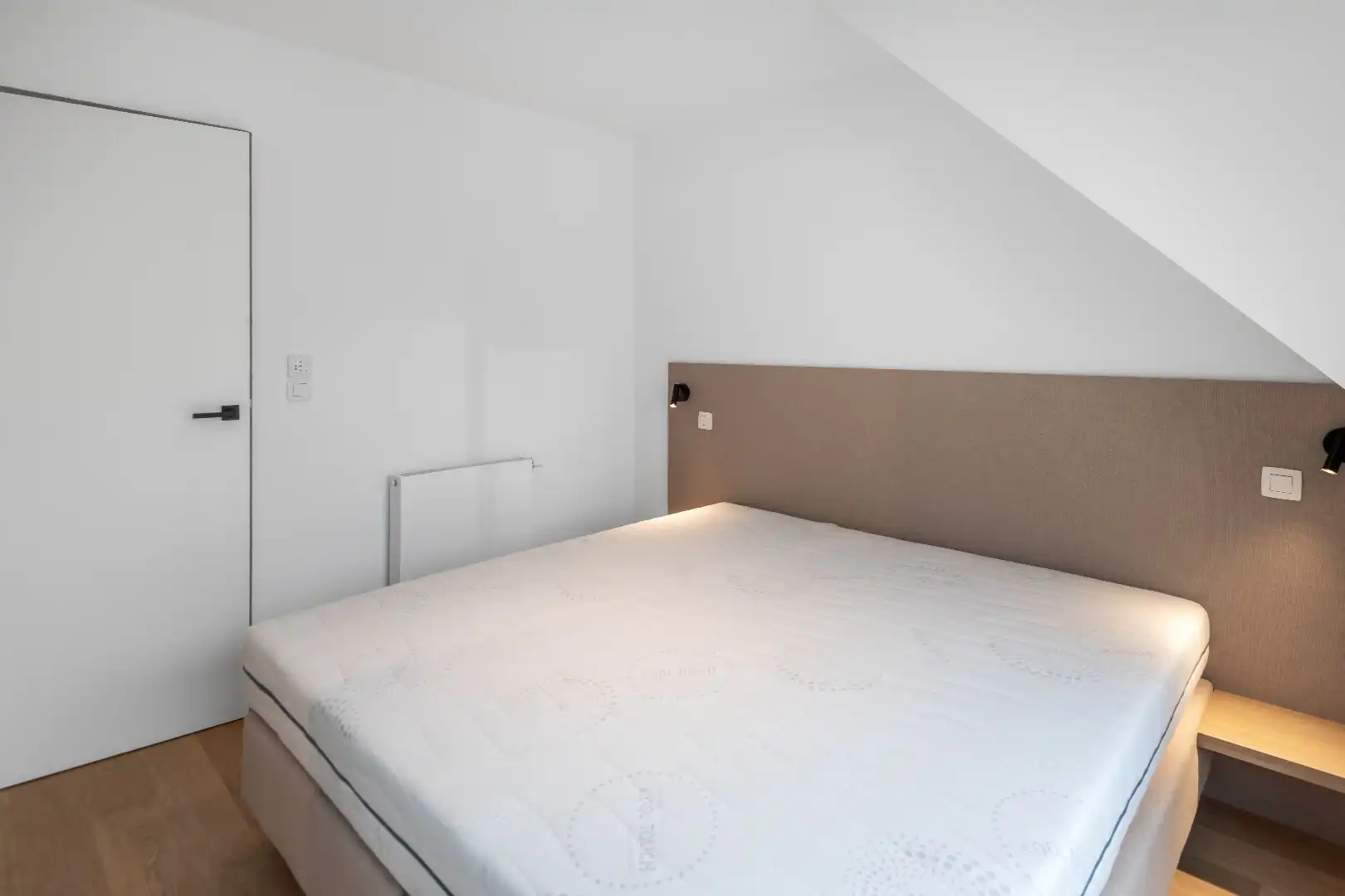 Heel mooi vernieuwd duplexdakapp. met een prachtig zonneterras gelegen op de Kustlaan in hartje Zoute. foto 12