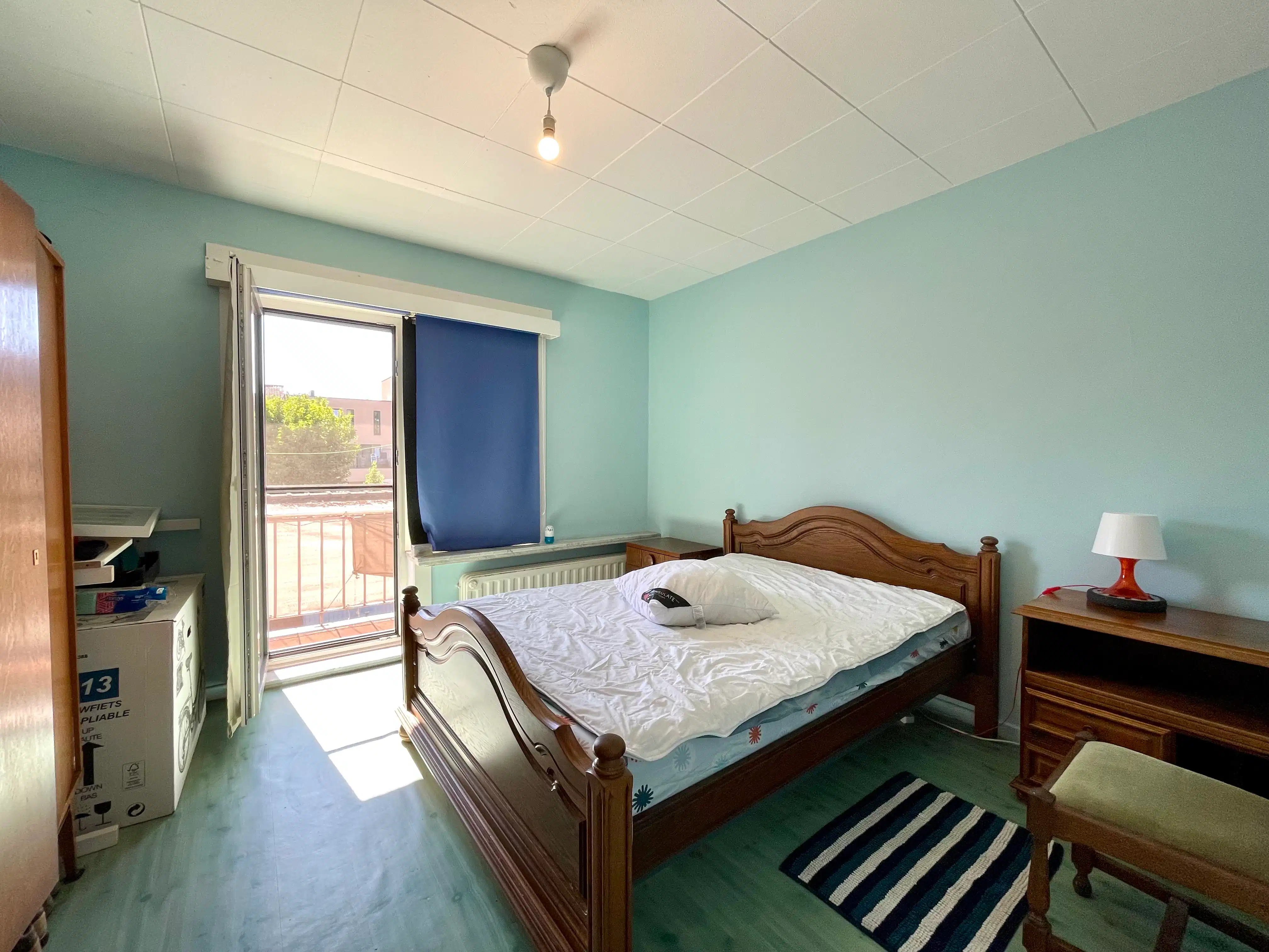 Gerenoveerd appartement met twee slaapkamers en terras foto 12