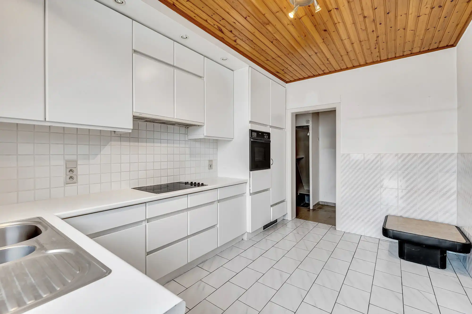 Te renoveren woning met veel potentieel nabij centrum foto 10