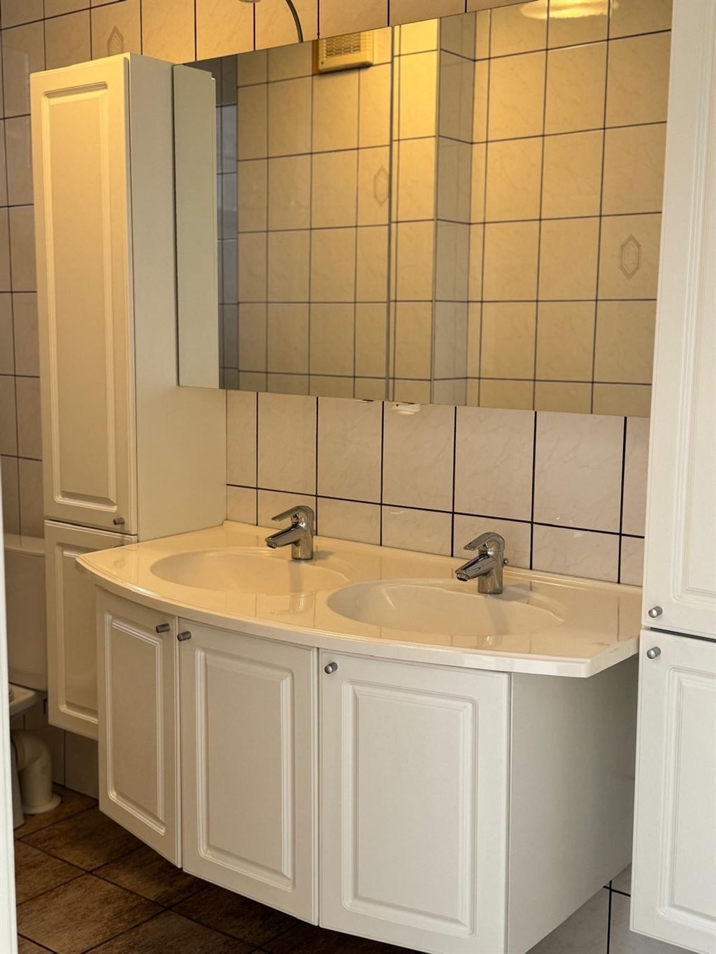 Half-vrijstaande woning met 3 slaapkamers foto 11