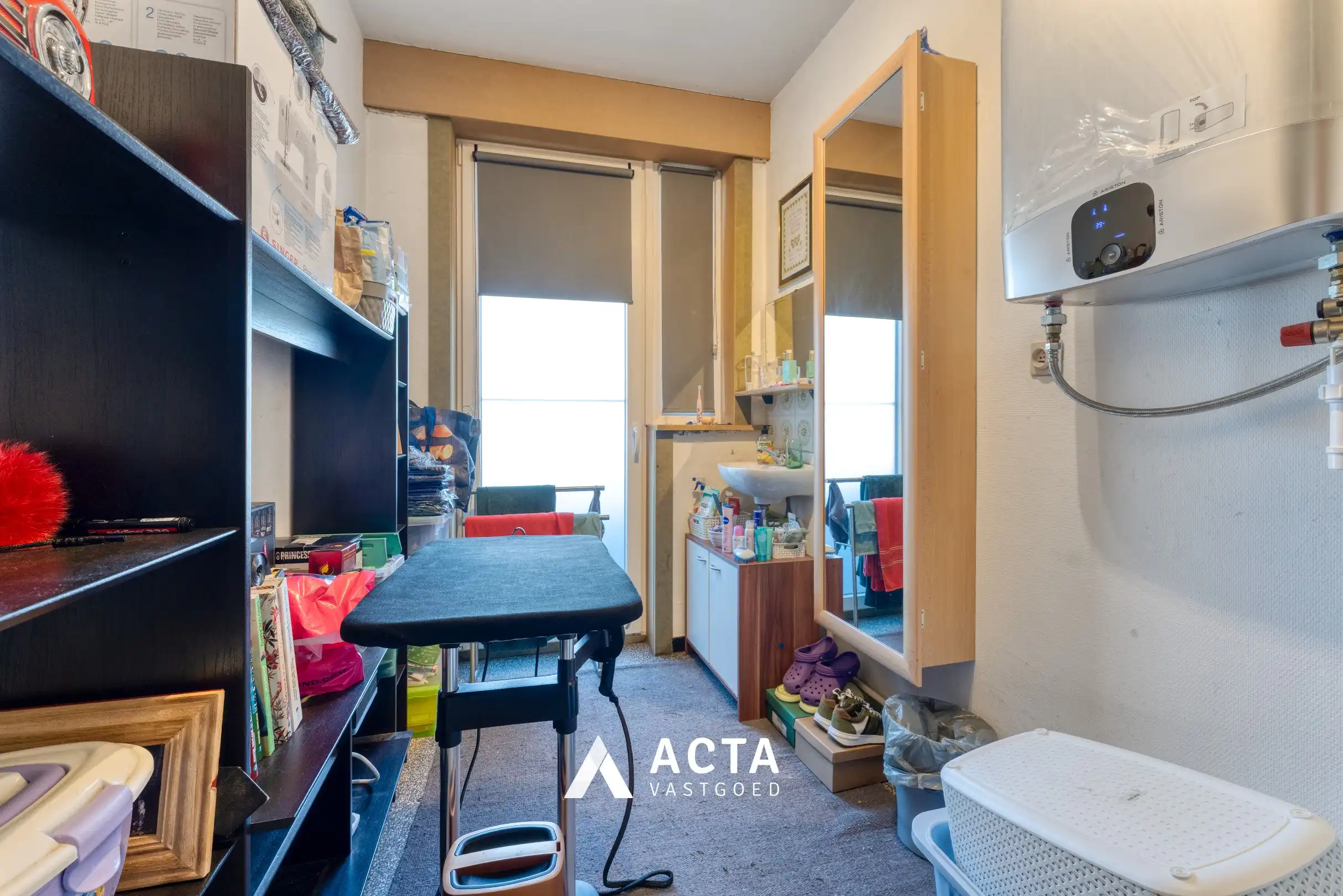 Halfopen bebouwing met vier slaapkamers en dubbele garage in Mariakerke foto 12