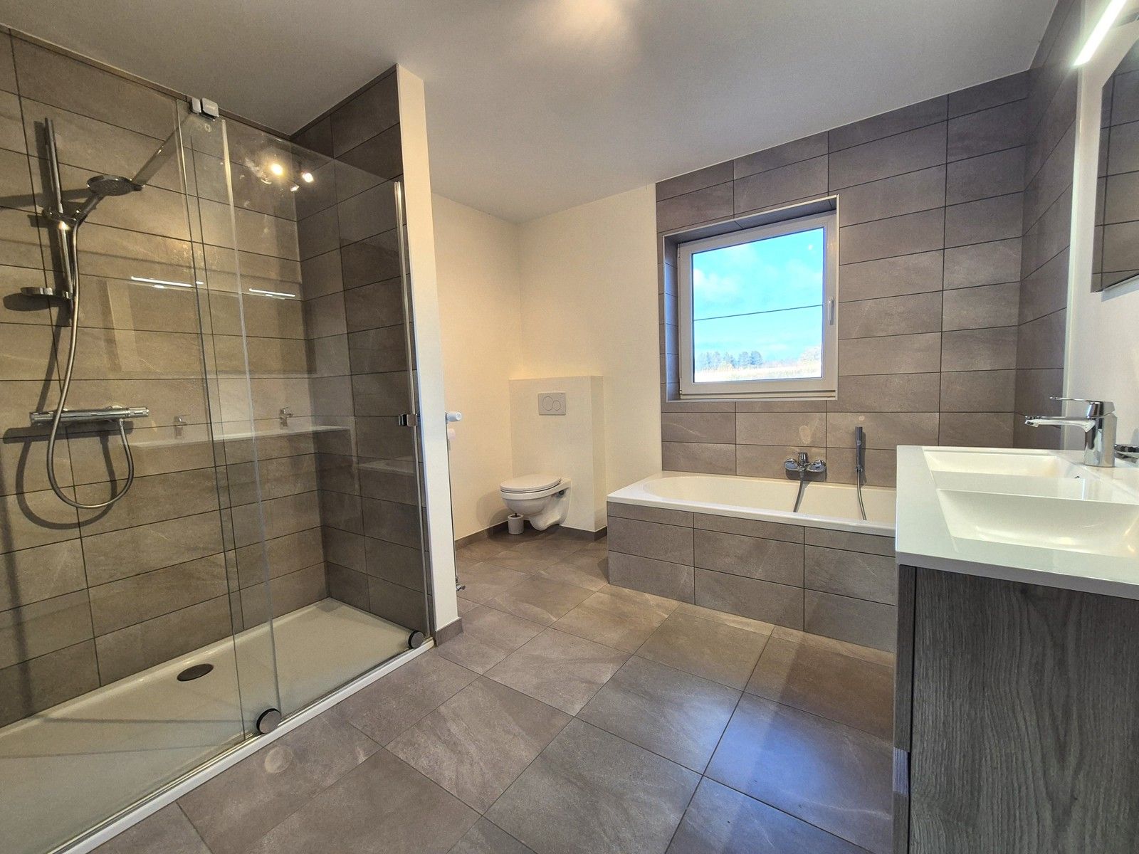 Recente halfopen woning E-peil 15! tot 5 slaapkamers aan 2% foto 15