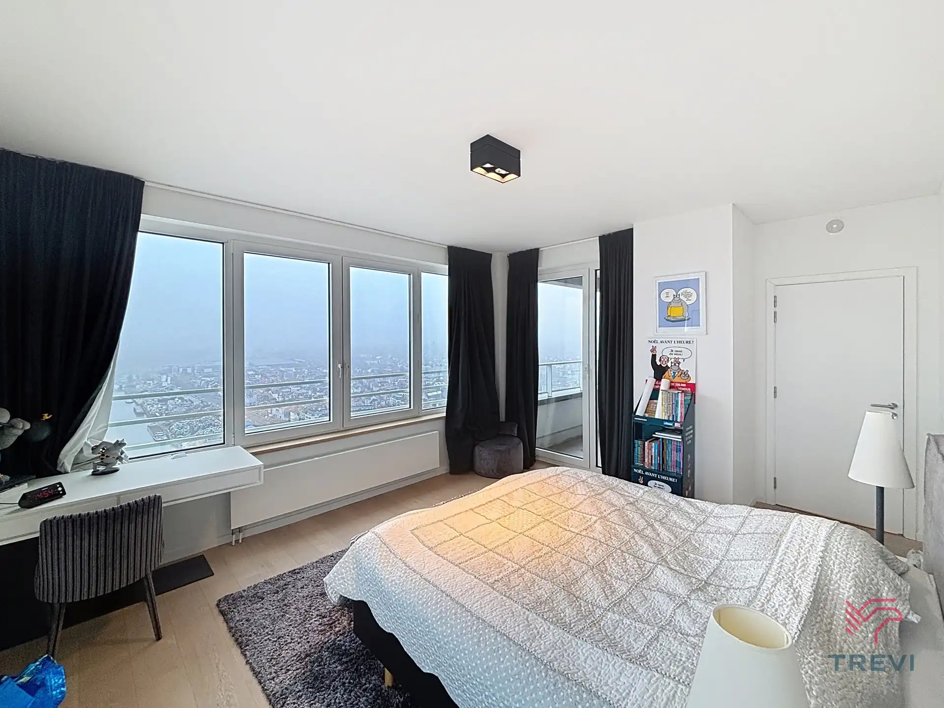 UP-SITE 27E VERDIEPING, 3 SLAAPKAMER FLAT VAN ± 219M². foto 6