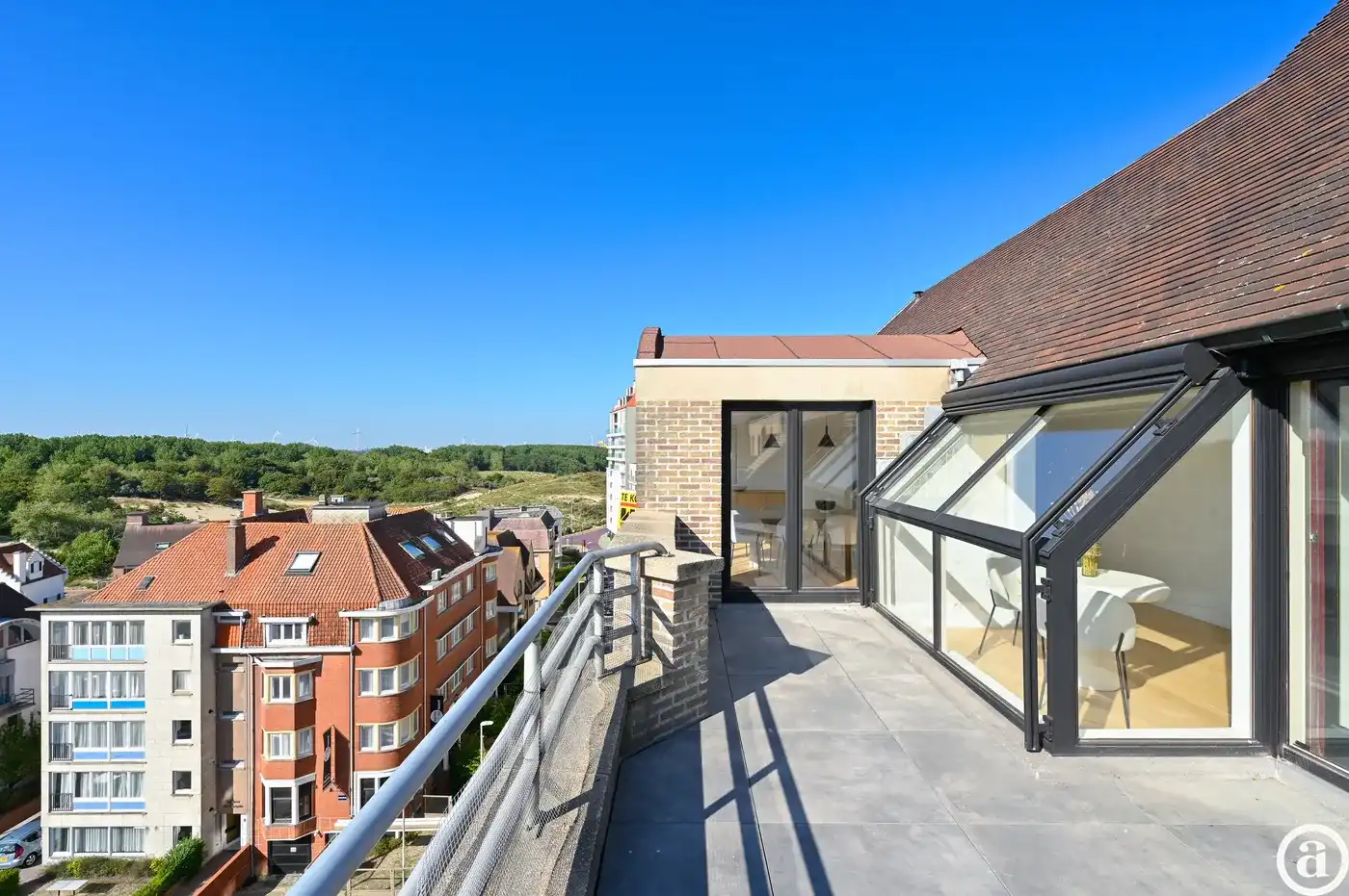 Ruim duplexappartement met 4 slaapkamers en zonneterras.  foto 13