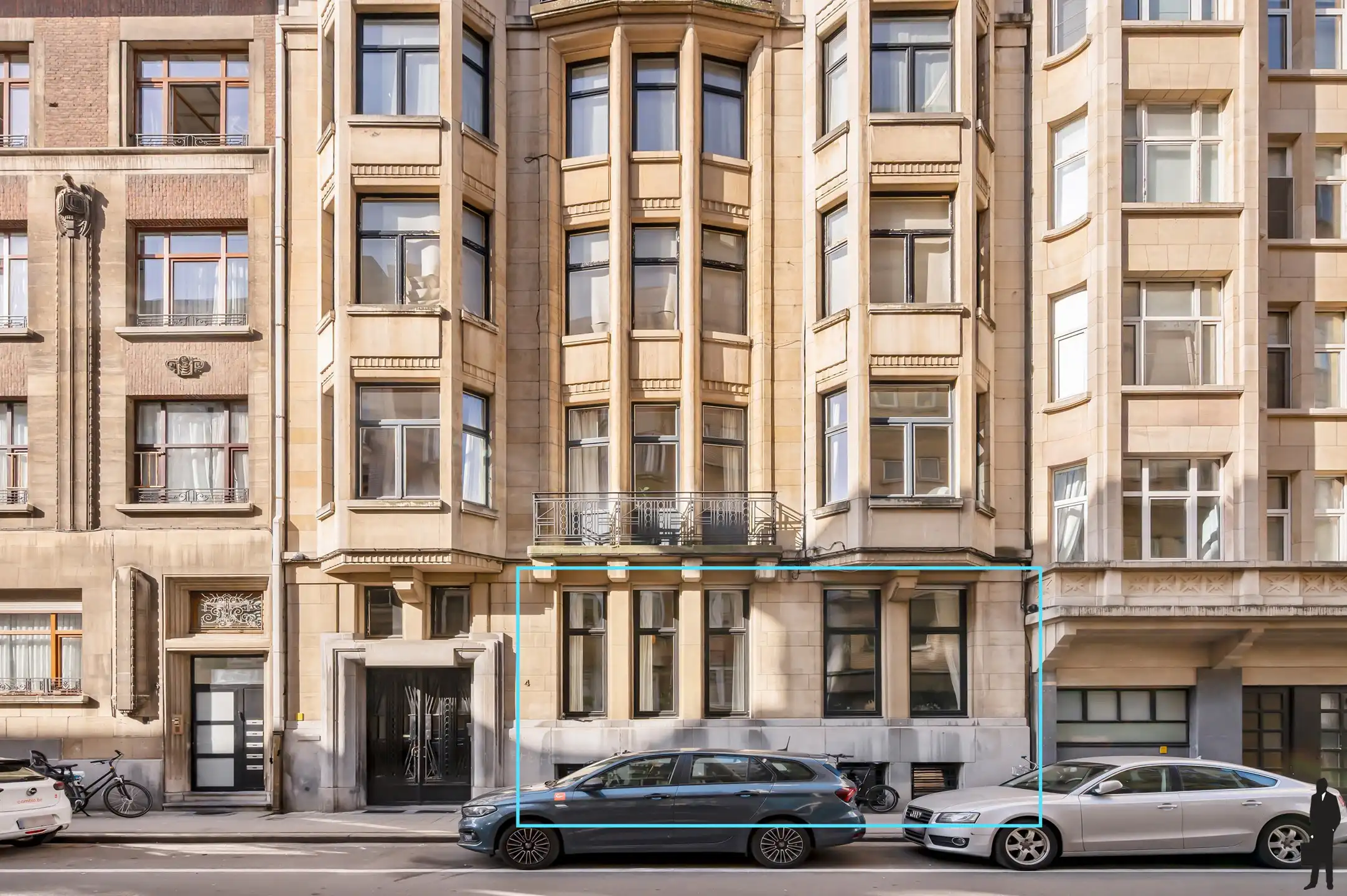 Authentiek appartement met hoge plafonds en terras foto 27