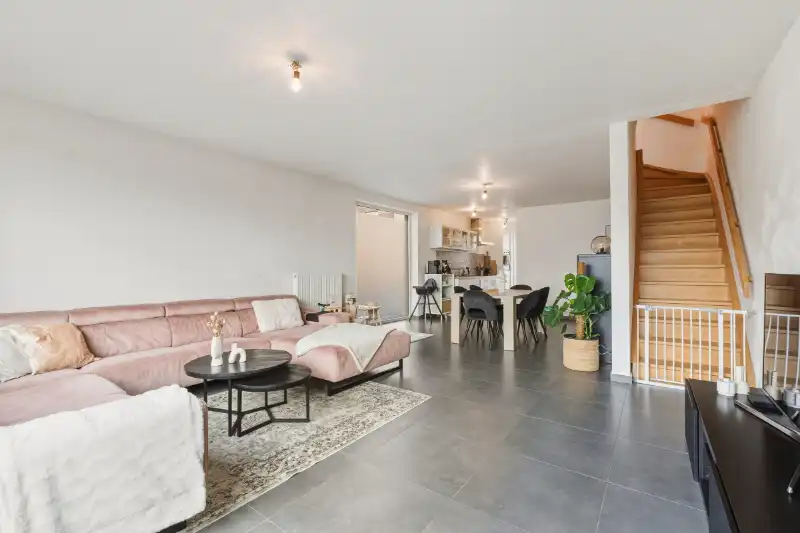 Recente halfopen woning met garage  te Heule foto 3