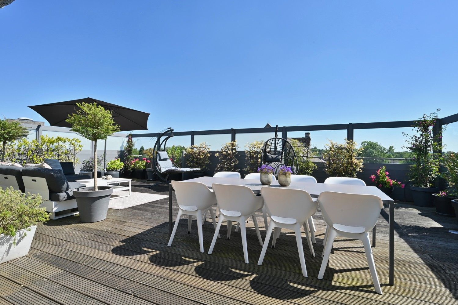 Schitterend penthouse van 282 m² met groot dakterras (90 m²) en dubbele garage, op steenworp afstand van Maastricht foto 4