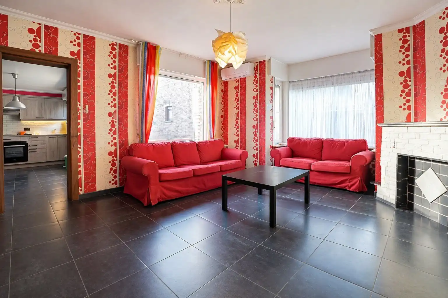 Alleenstaande woning met veel potentieel op 655m² te Houthulst. foto 3