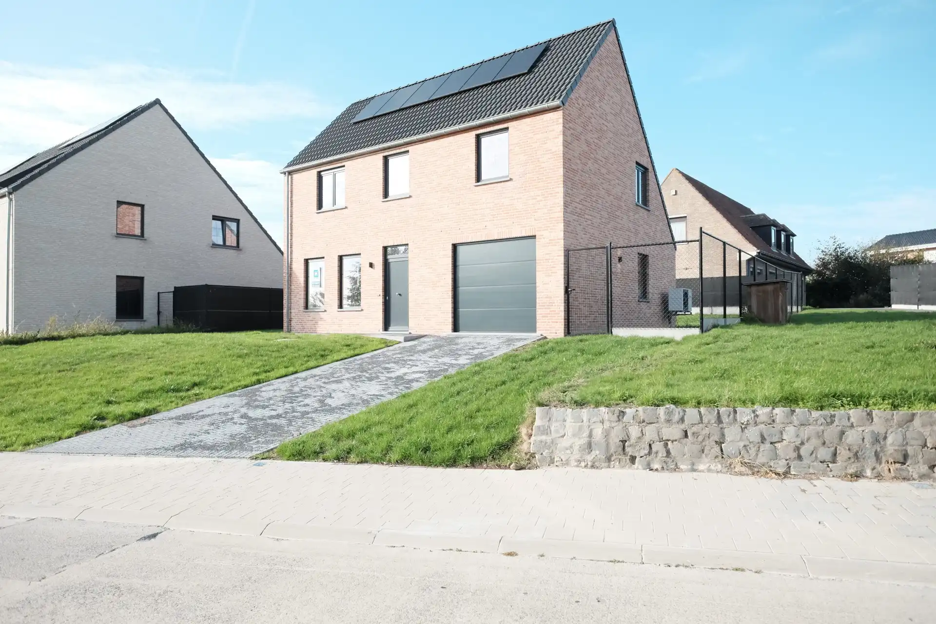Prachtige alleenstaande nieuwbouwwoning in Hooglede foto {{pictureIndex}}
