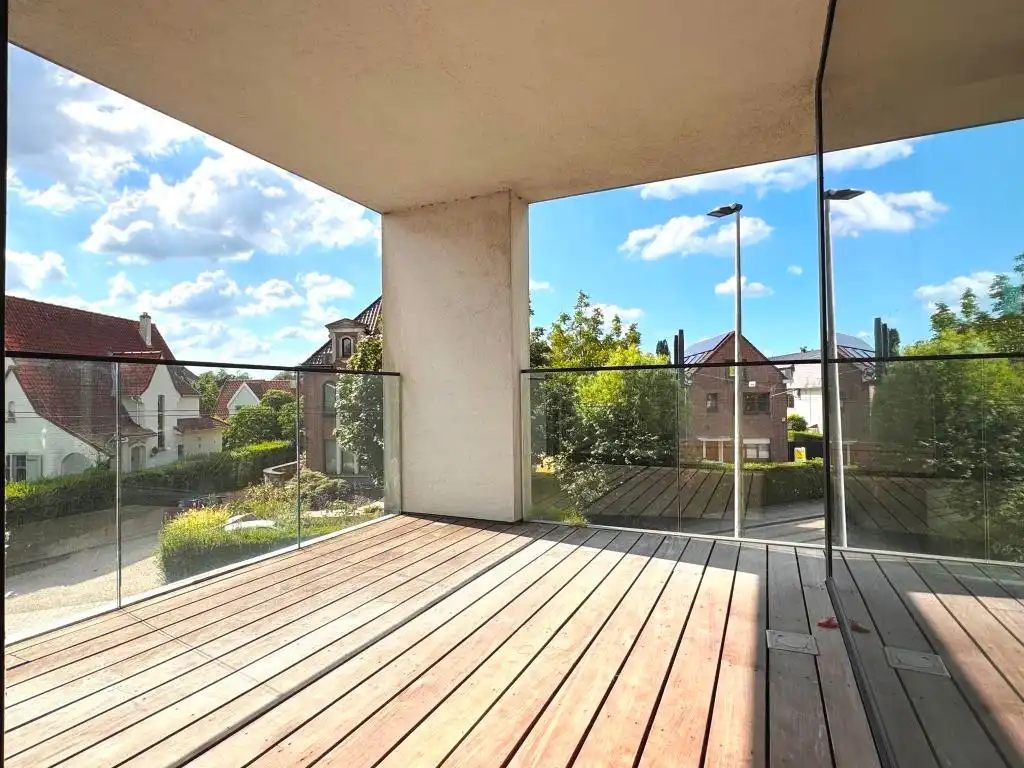 Luxueus en ruim recent appartement met 3 slaapkamers en 2 badkamers. foto 7