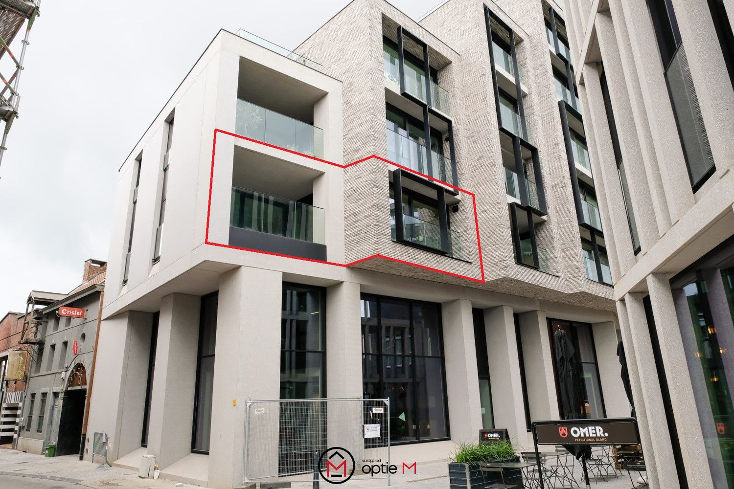 APPARTEMENT TE HUUR IN HASSELT – Ruim, licht en centraal gelegen foto {{pictureIndex}}