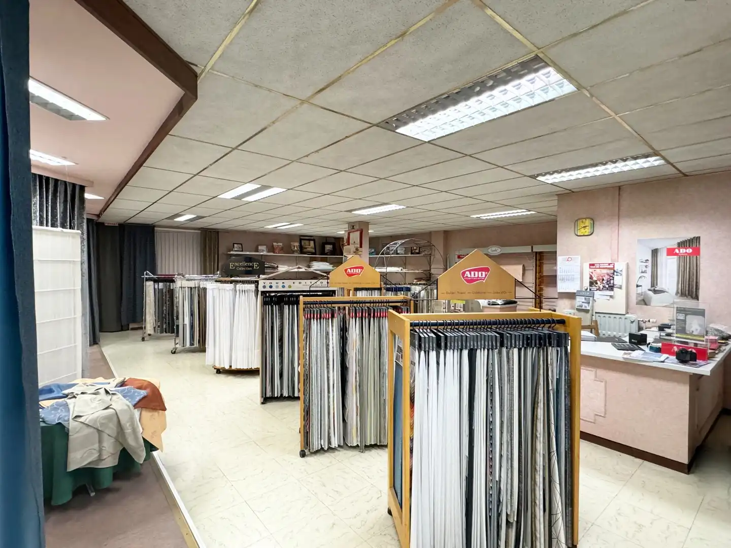 Winkelruimte met prachtige etalage te Tongeren! foto {{pictureIndex}}