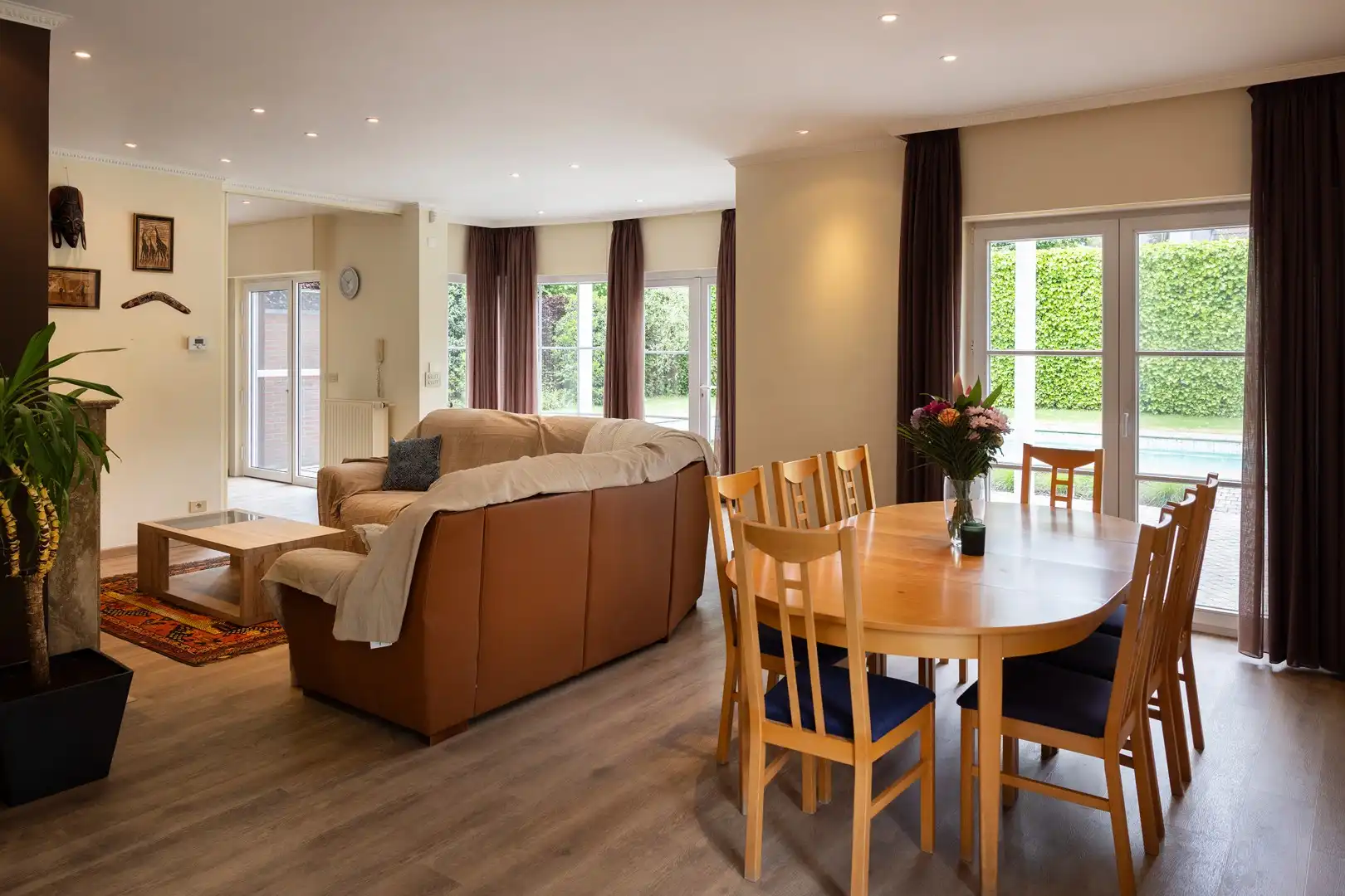 Villa op 650 m² met 6 slaapkamers en zwembad. foto 3