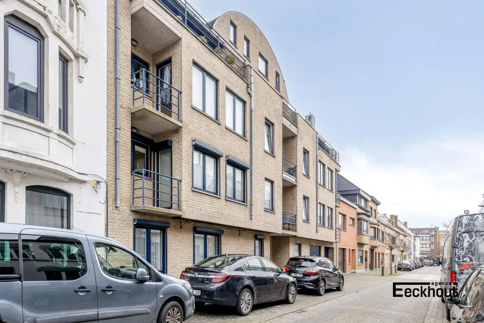 Zeer ruim appartement met 3 slaapkamers en groot terras! foto {{pictureIndex}}