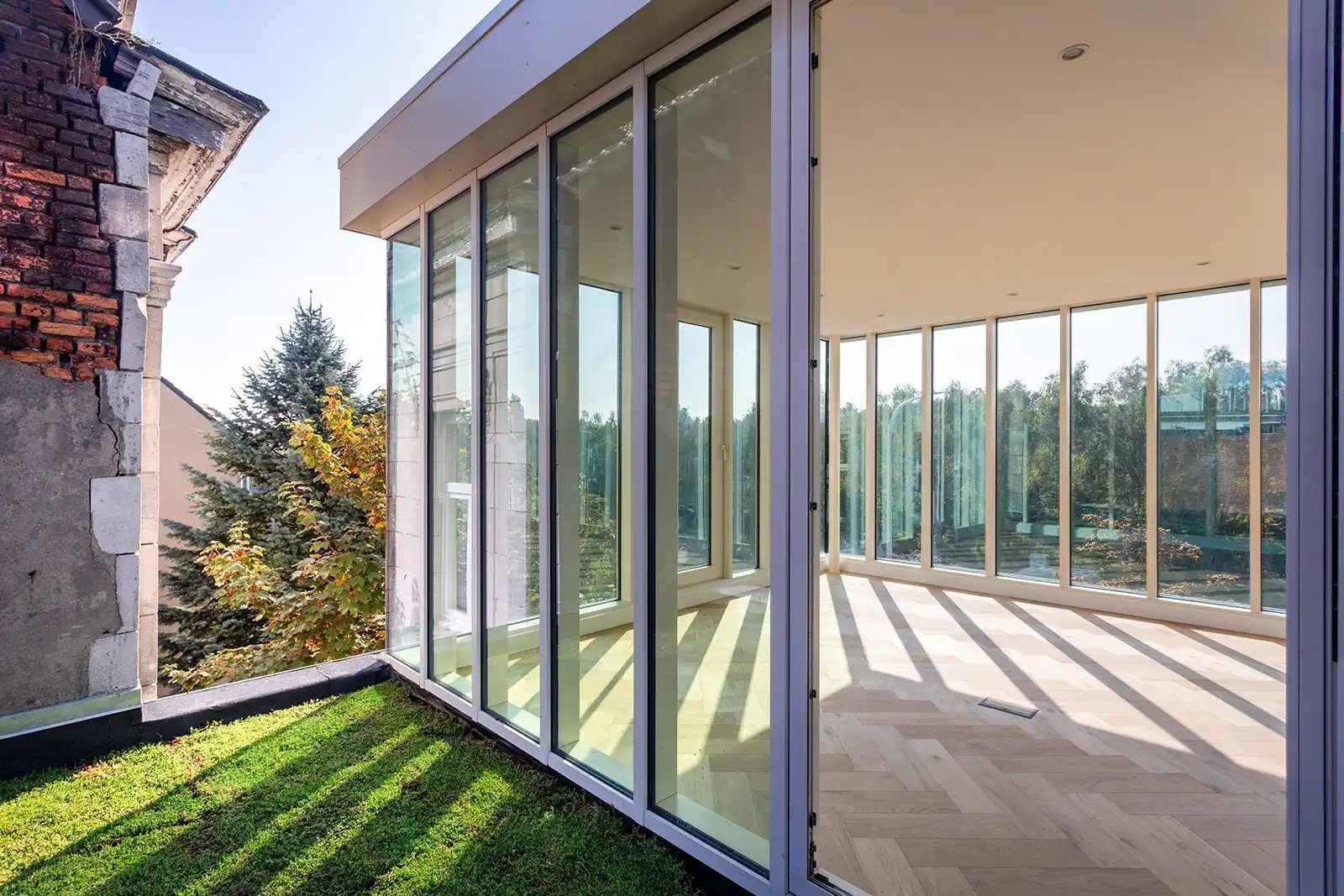 Architecturaal kantoorgebouw op absolute zicht locatie!  foto 17