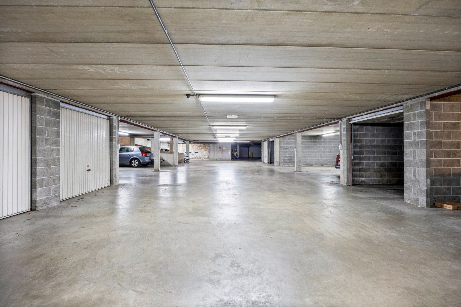 Appartement met 2 slaapkamers, garagebox en kelderberging in Mol-centrum ! foto 15