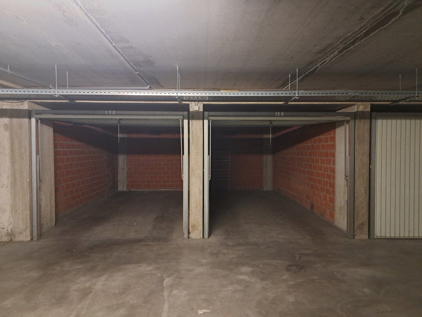 GARAGEBOX TE HUUR IN GARAGECOMPLEX ATHENA CENTRUM KOKSIJDE foto 4