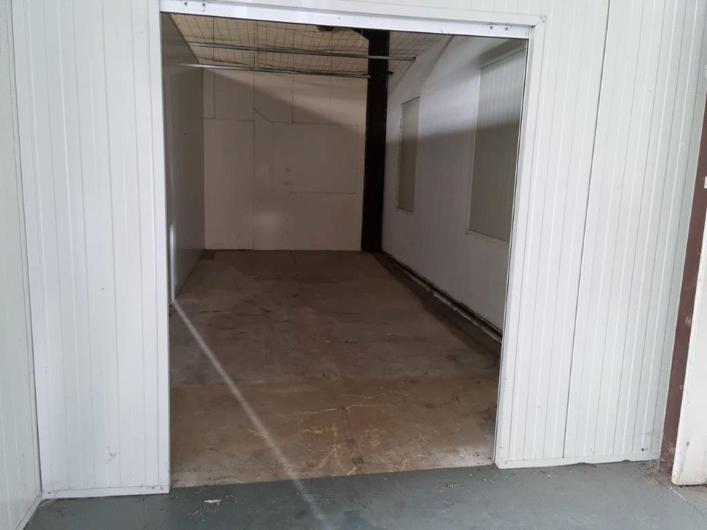 Selfstore Boxen, 25 m², parking op terrein, nabij E-313 foto 3