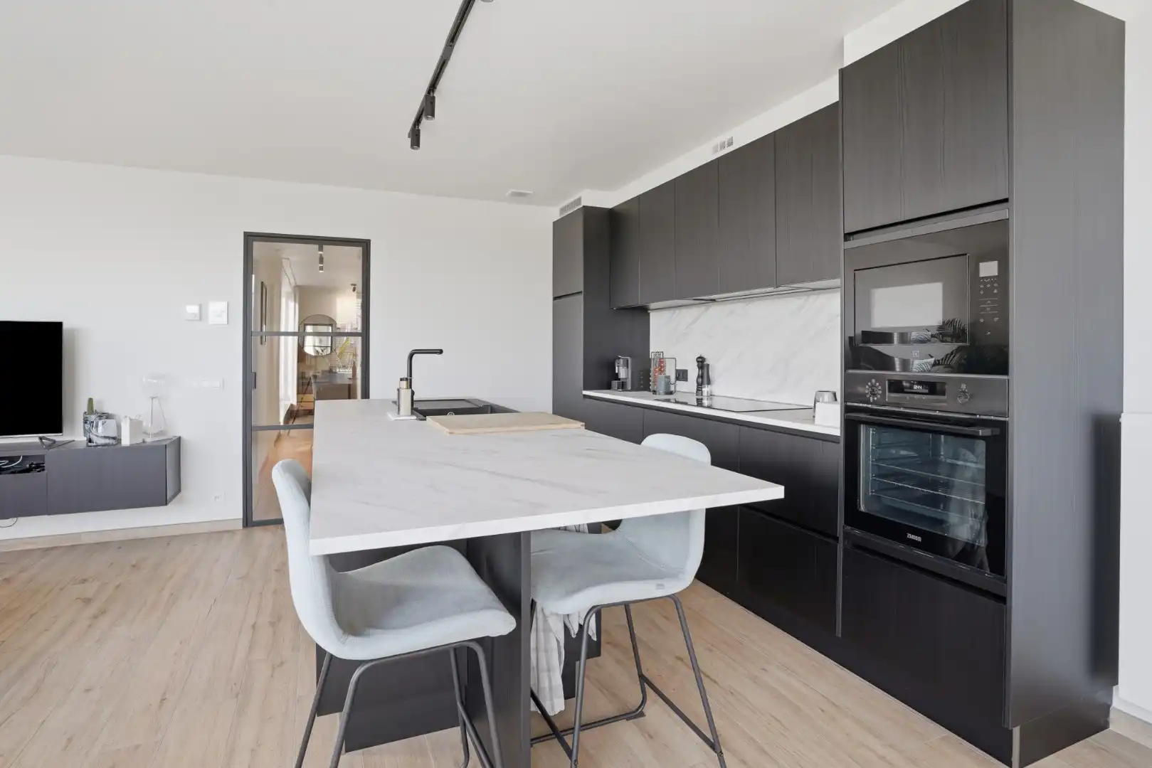 Prachtig instapklaar appartement met terras, groen zicht en autostaanplaats foto 7