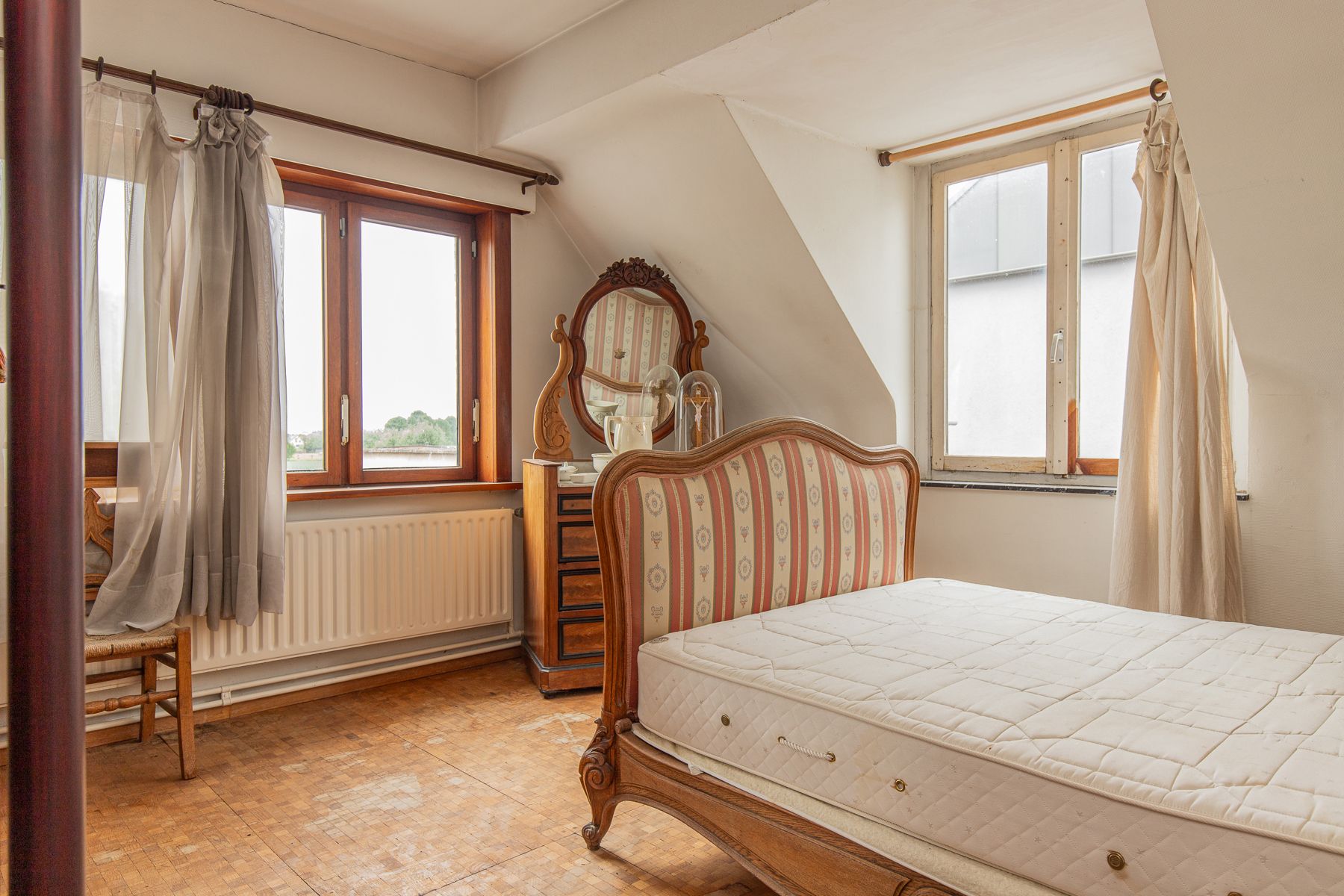 Te moderniseren, halfopen gezinswoning  foto 9