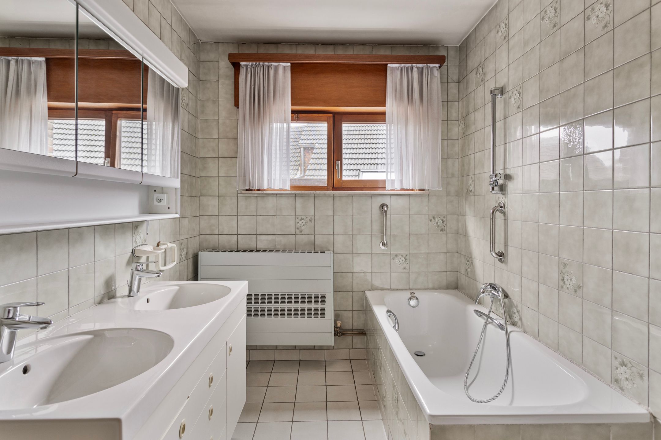 Ruime, te renoveren woning op perceel van 8a70 foto 17
