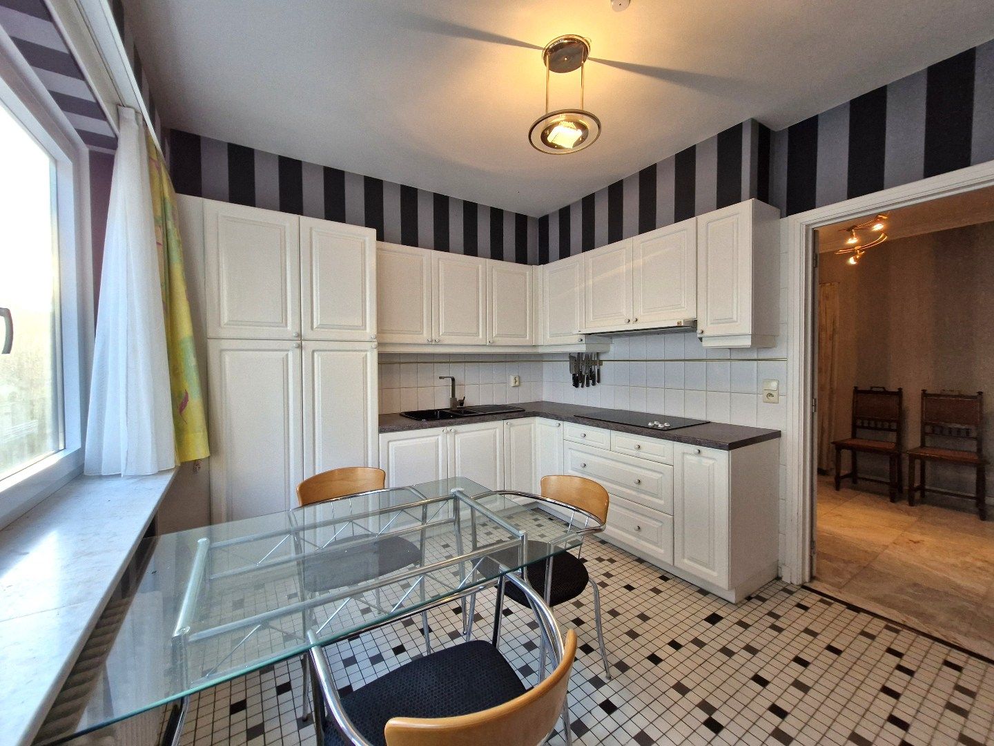 Groot hoekappartement met open zicht over de markt te Blankenberge foto 10