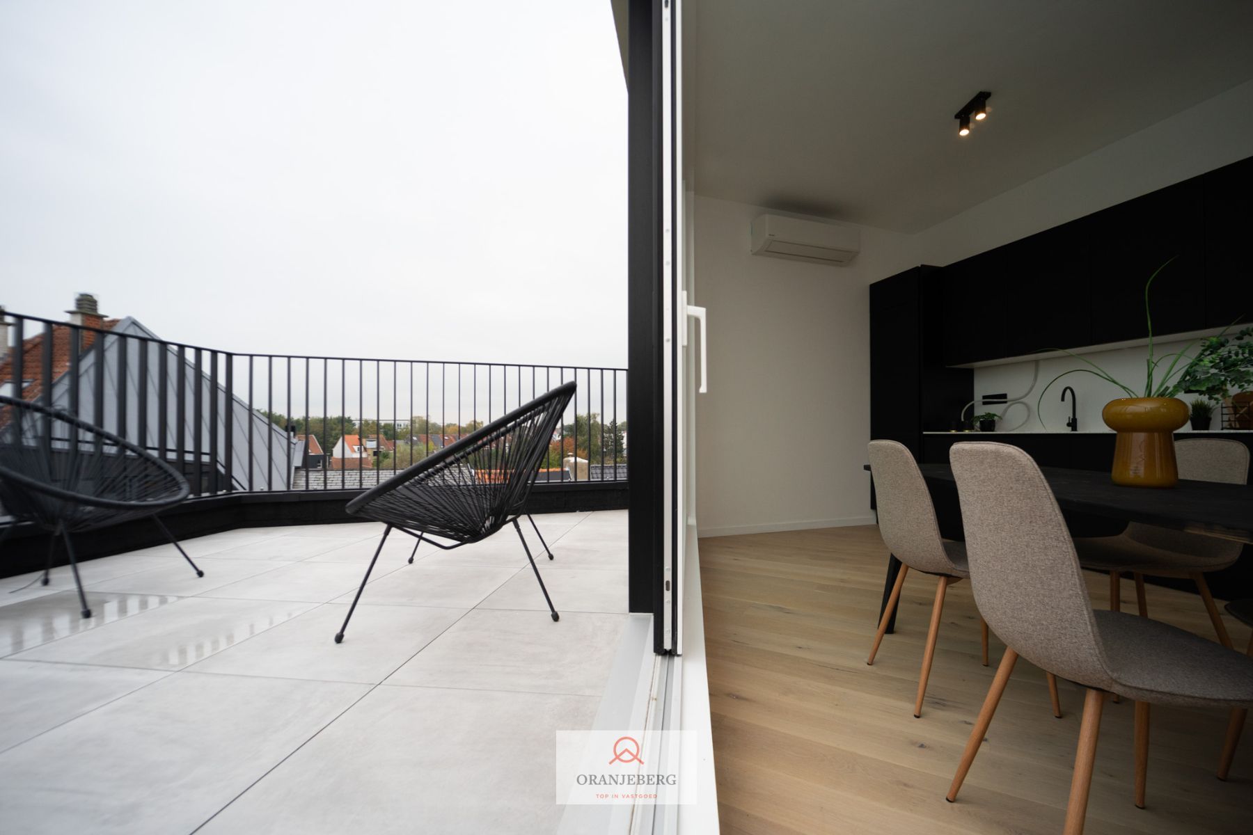 Prachtige penthouse met groot terras op toplocatie foto 12