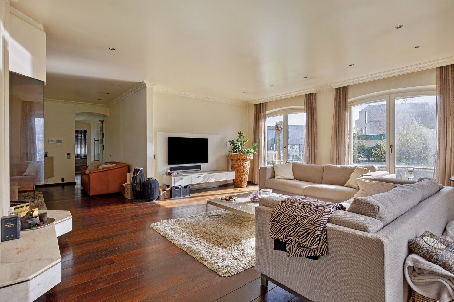 Luxueuze gelijkvloerse villa met zwembad en poolhouse op een riant perceel van 3.234 m² foto 17