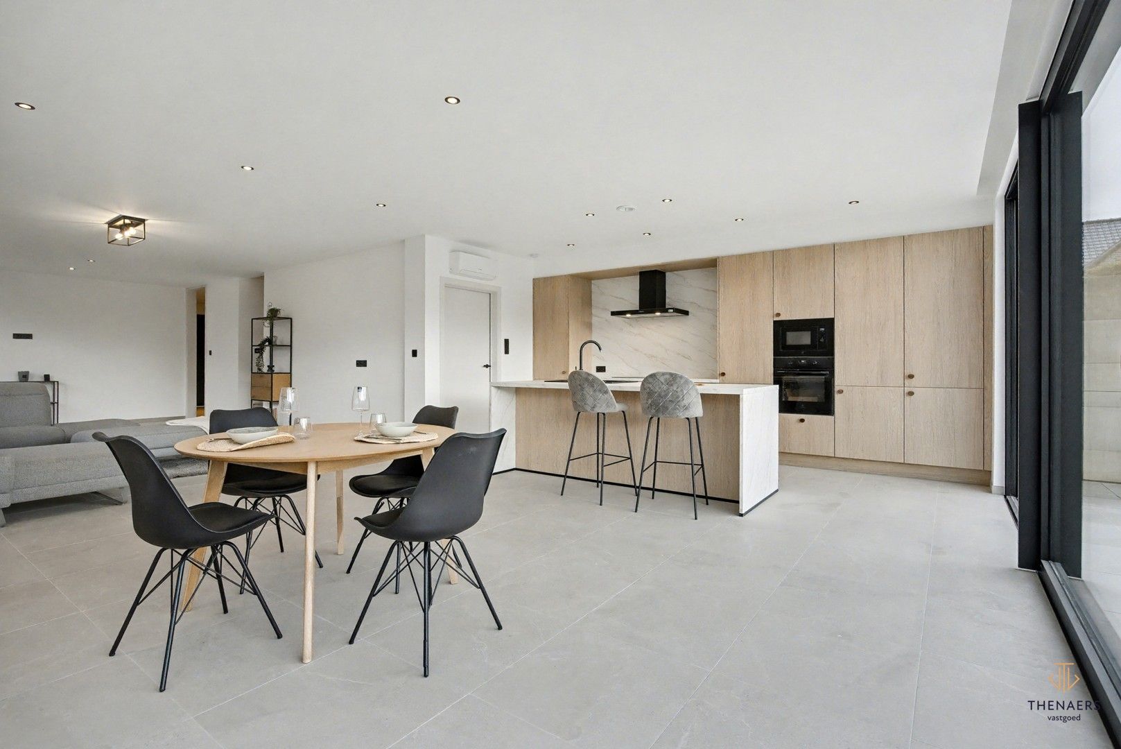 Nieuwbouwwoning met 3 slaapkamers en luxueuze afwerking. foto 2