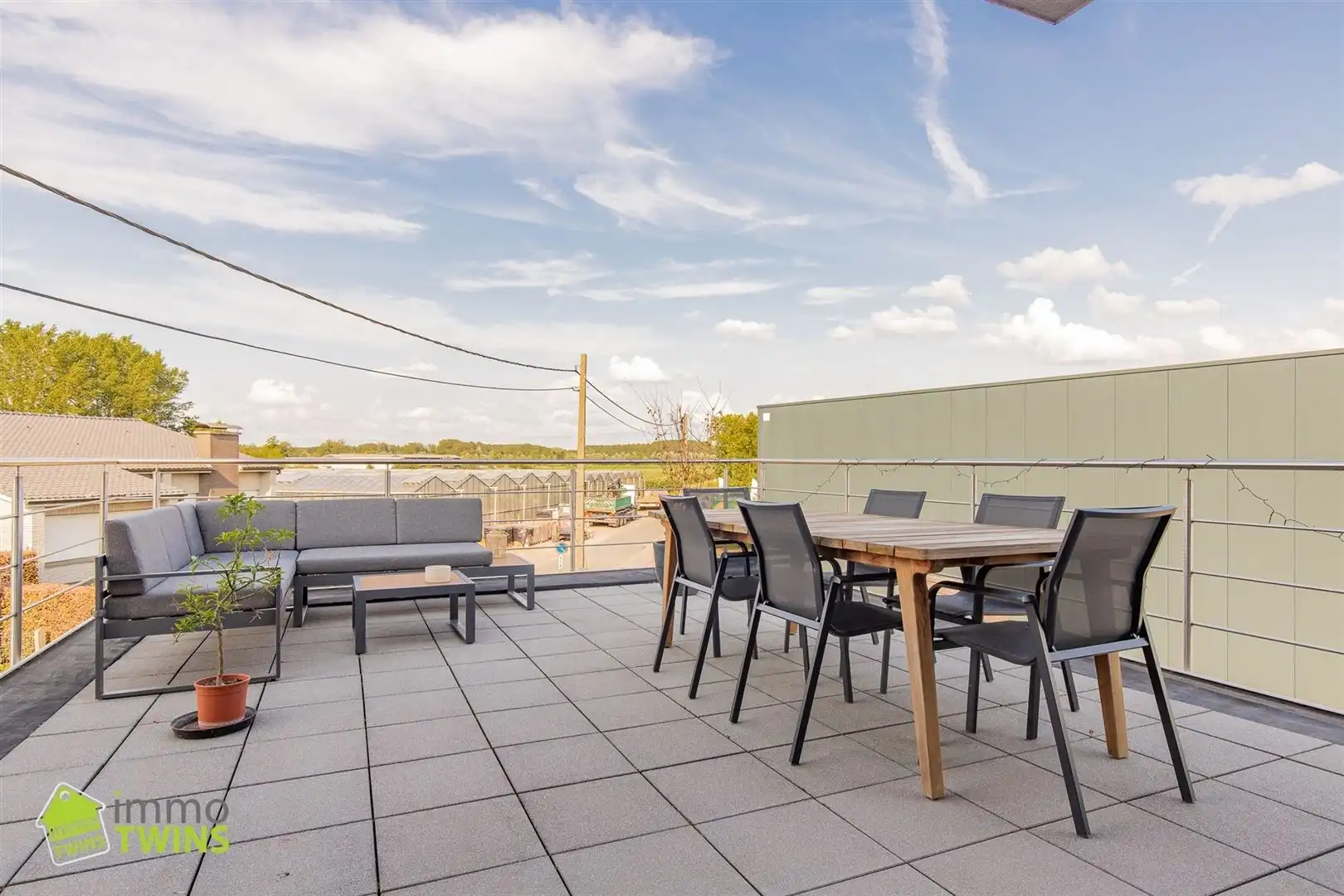 Instapklaar appartement met terras te Moerzeke foto 5