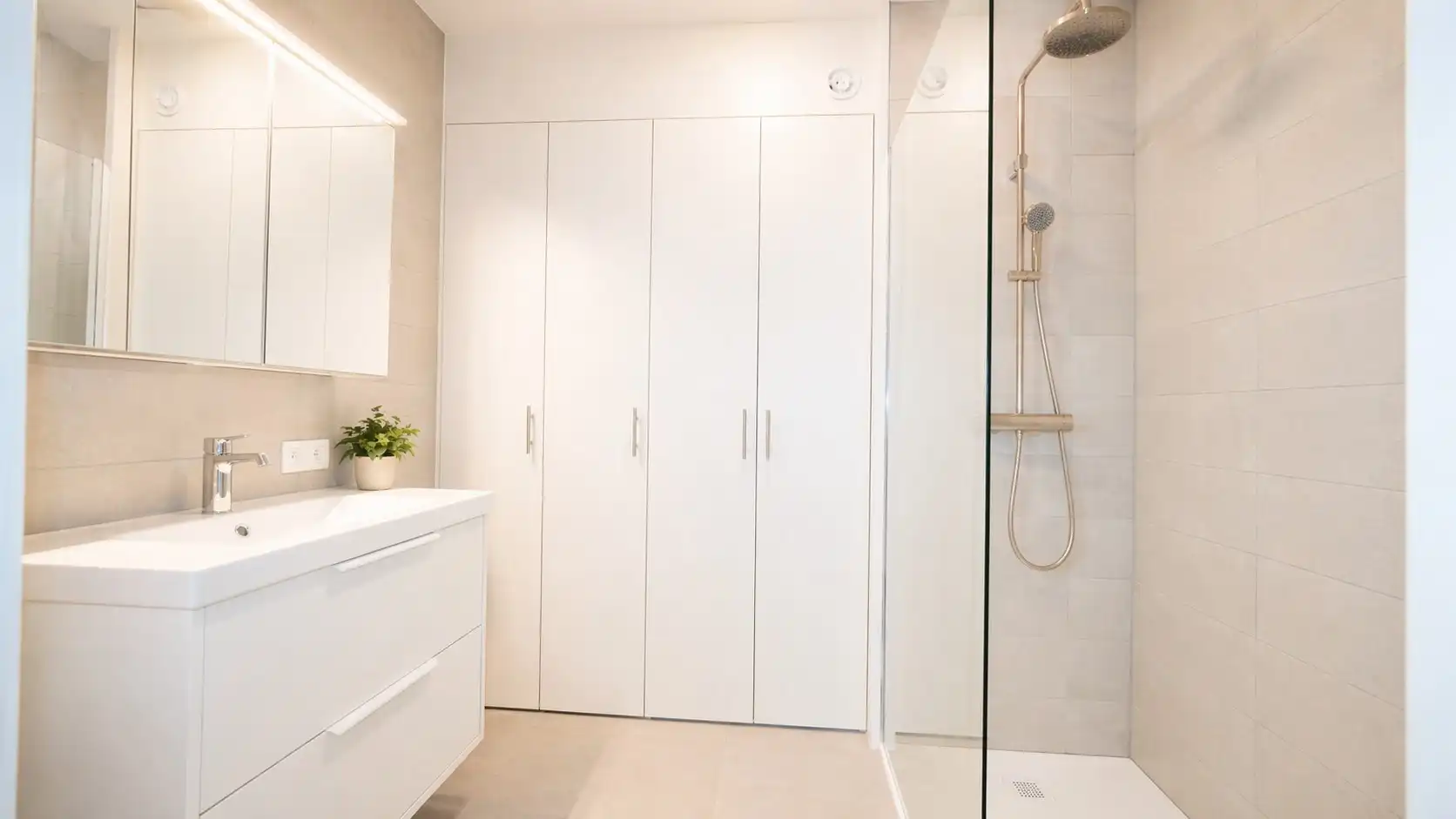 Instapklaar appartement met balkon en garagebox in het centrum van Lokeren foto 7