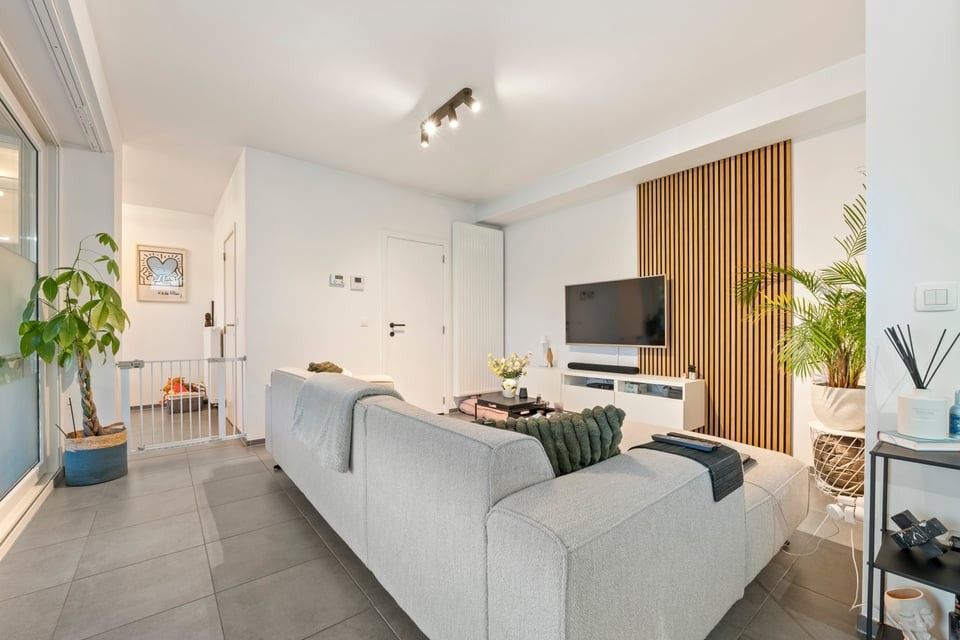 RUIM EN INSTAPKLAAR APPARTEMENT MET 3 SLKS EN EEN PARKEERPLAATS IN GENK foto 6