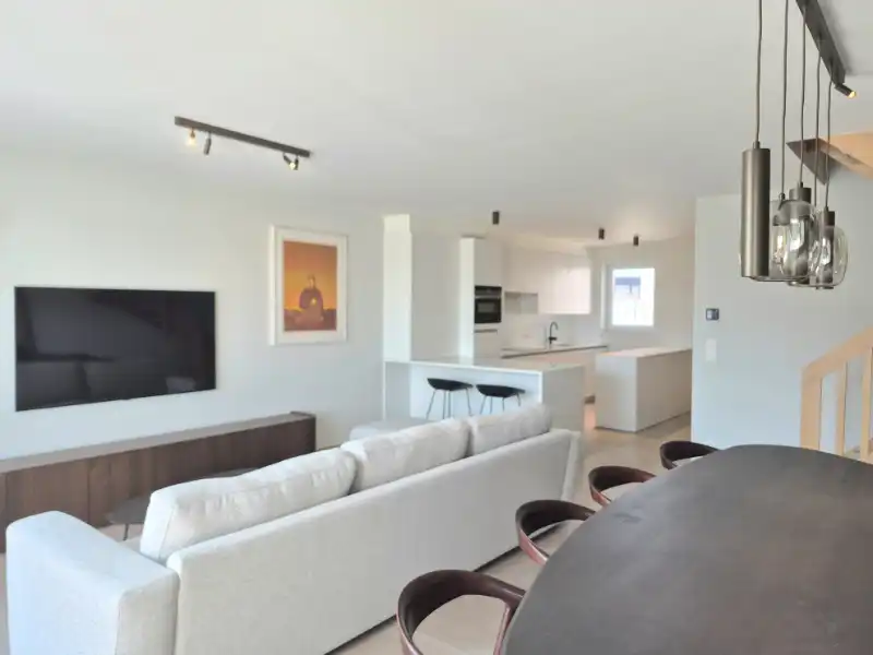 Luxe penthouse met grote terrassen in het centrum van Koksijde te koop foto 2