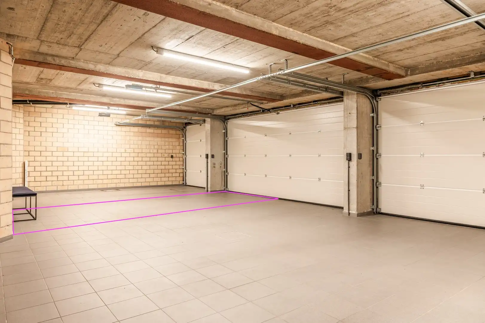 Modern 2 slaapkamer appartement met overdekte autostaanplaats foto 11