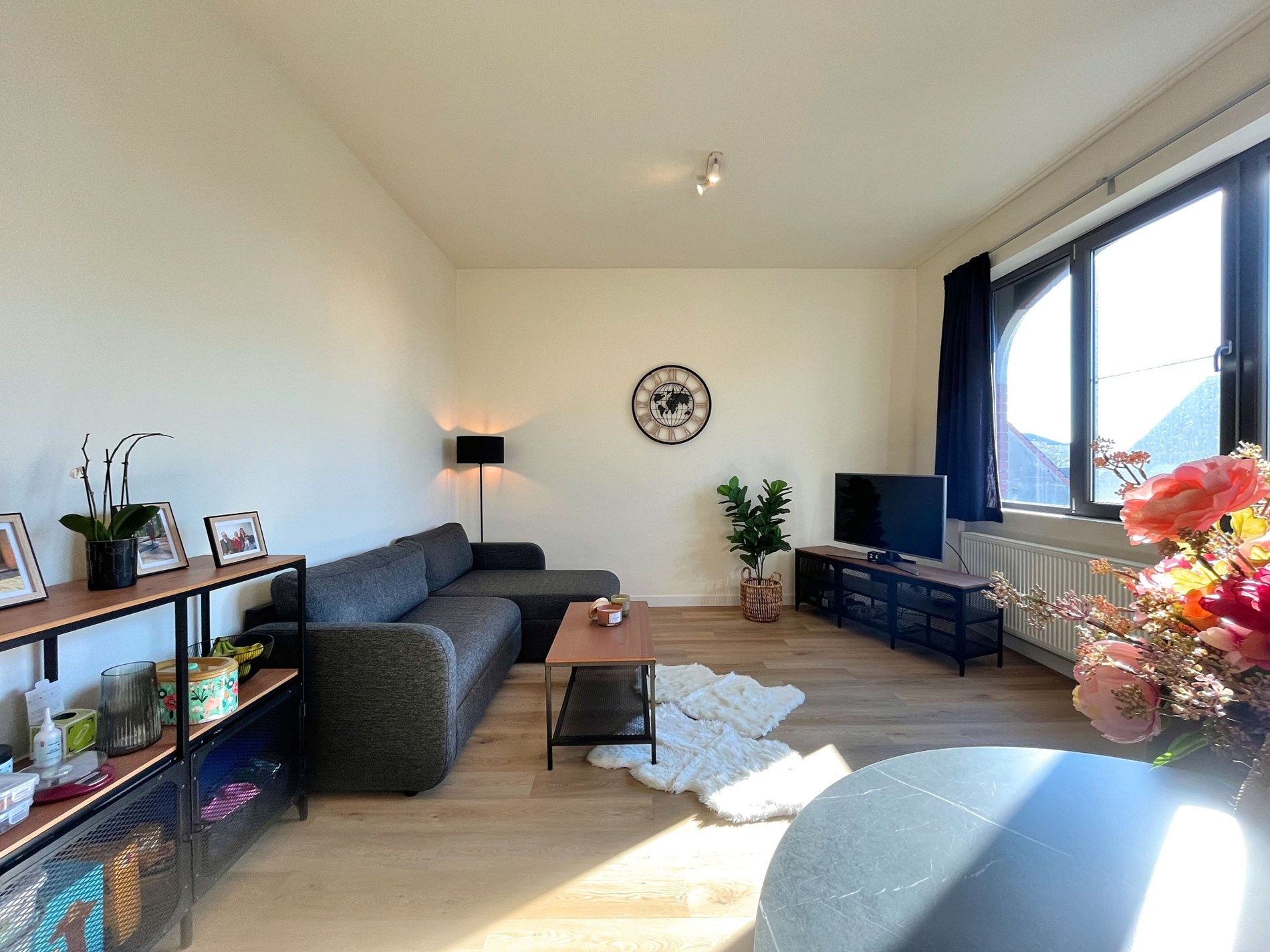 Vernieuwd appartement in een mooi gebouw te Blankenberge foto 2