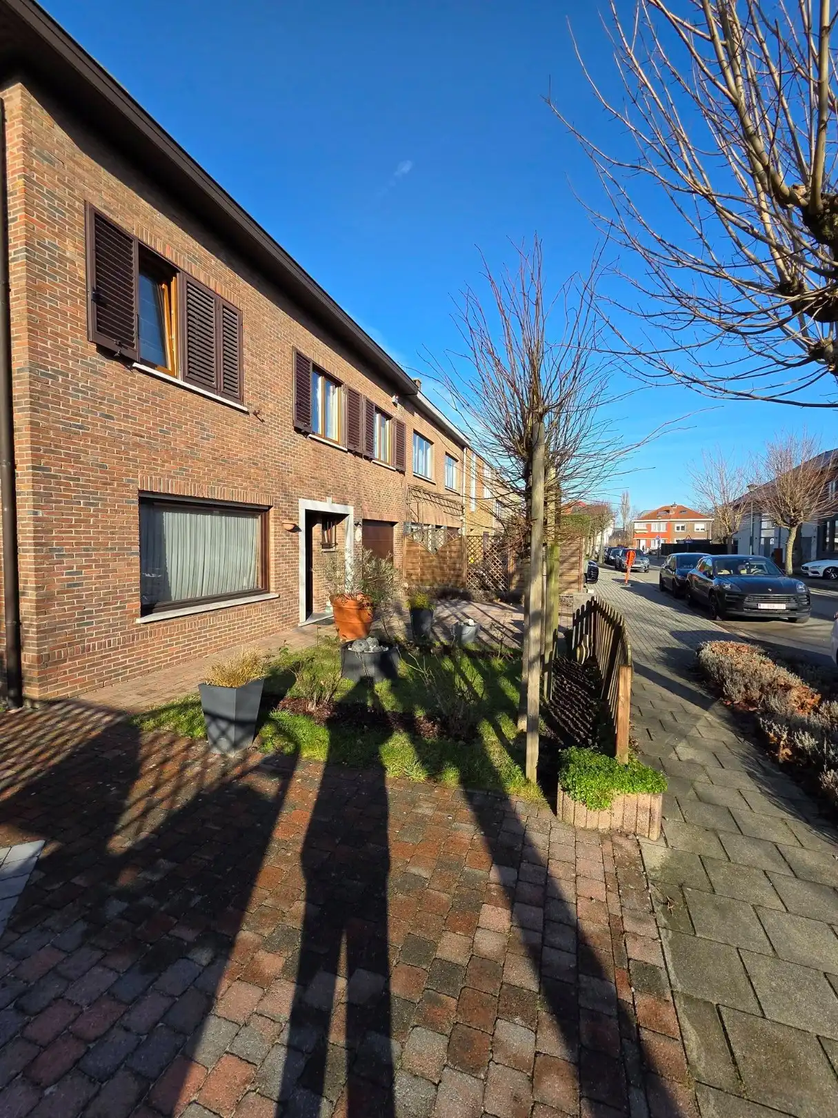 Schitterende 3-gevelwoning met 4 slaapkamers en 2 badkamers. foto 2