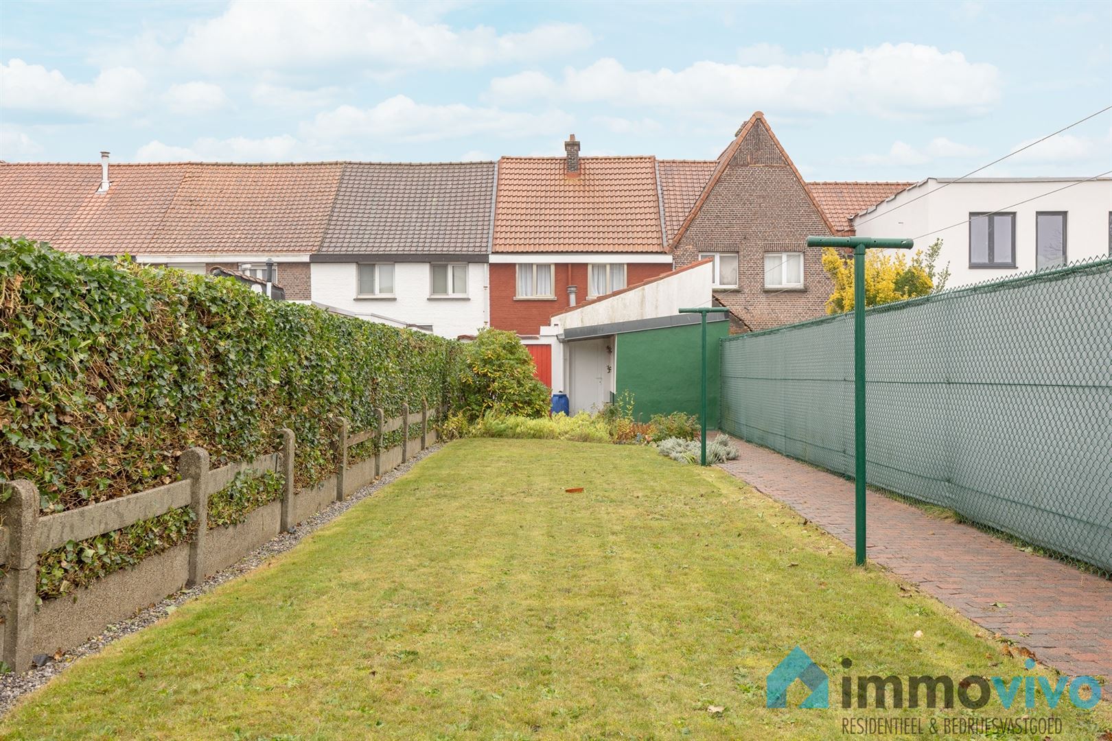 Te renoveren woning met 2/3 slaapkamers en grote tuin. foto 18
