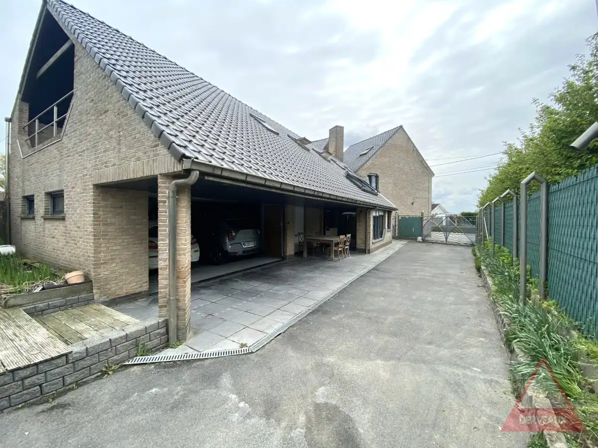 Hooglede – Open woning met loods, dubbele garage en lift op centrale ligging foto 21