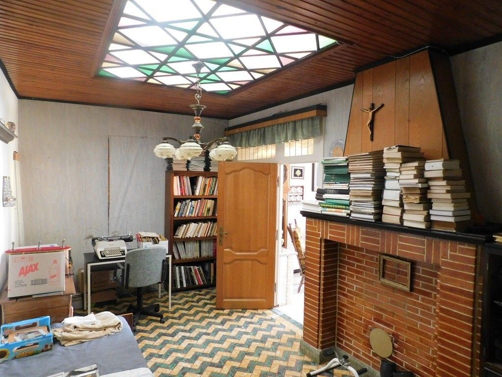 ROESBRUGGE: Grondig te renoveren woonhuis met heel wat ruimte (en dus heel wat mogelijkheden) op een ZW-gericht stuk grond van 454m² totale grondoppervlakte. foto 5