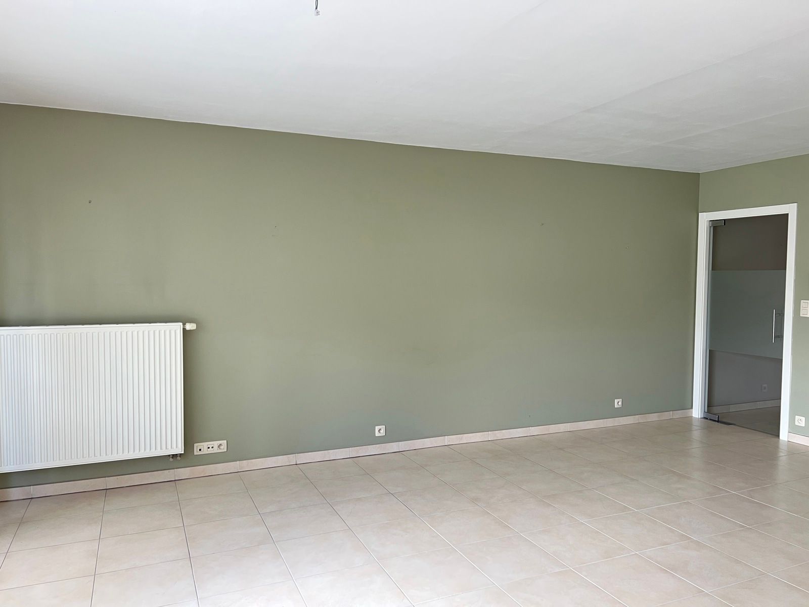 INSTAPKLAAR TWEESLAAPKAMER-APPARTEMENT TE HUUR CENTRUM ASSE foto 5