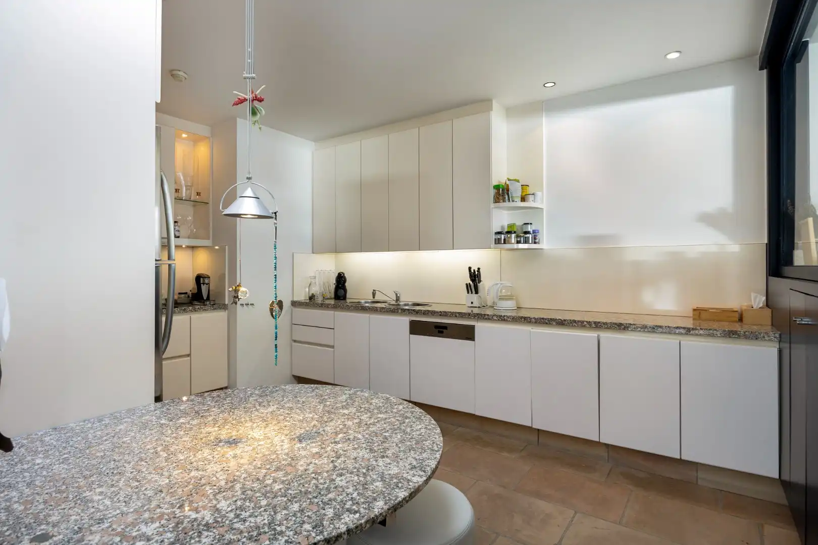 !! NIEUWE VOORWAARDEN !! Villa op een uiterst exclusieve locatie aan een prachtig privémeer foto 14
