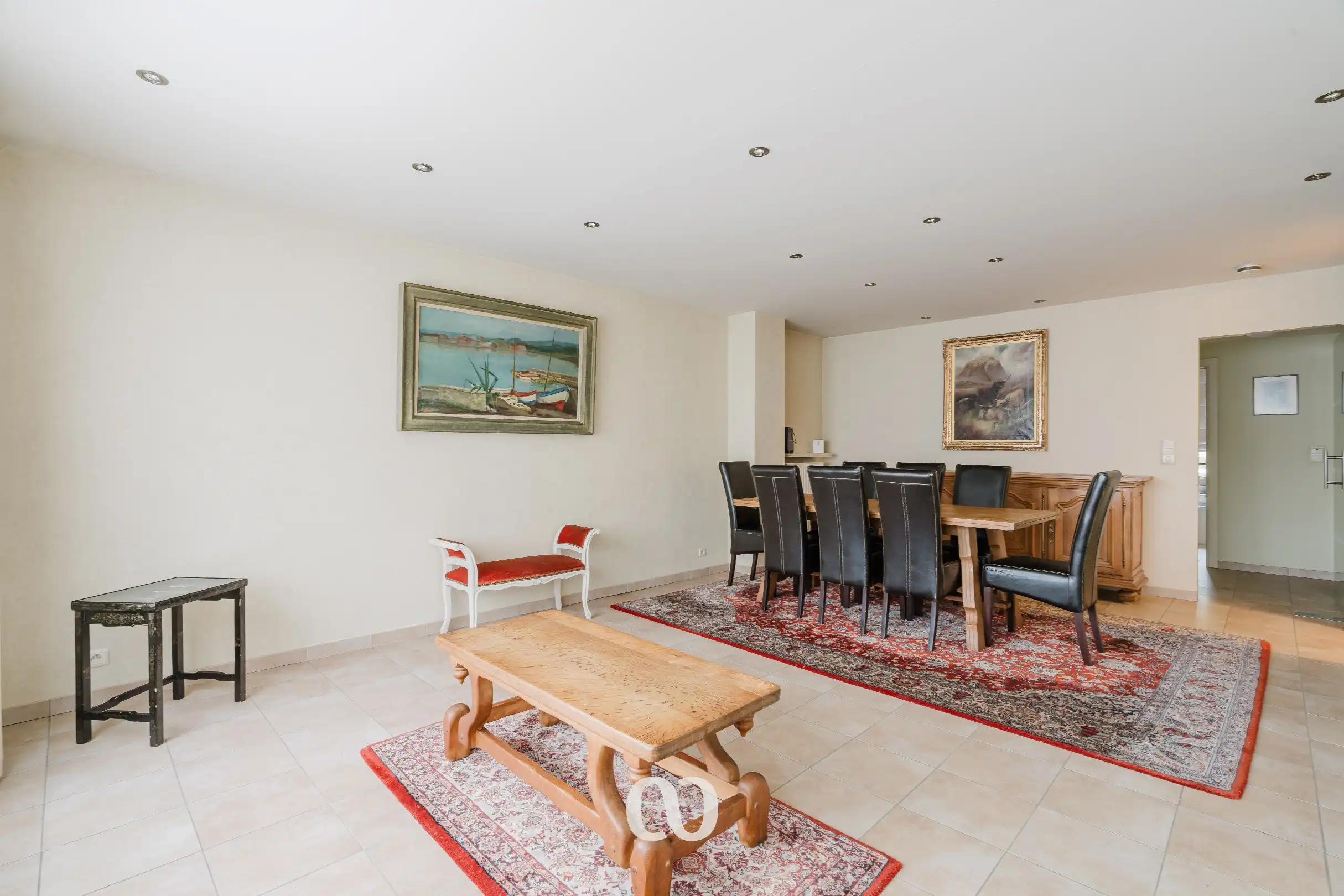 Instapklaar gelijkvloers appartement met private ingang en directe toegang tot de garage foto 5
